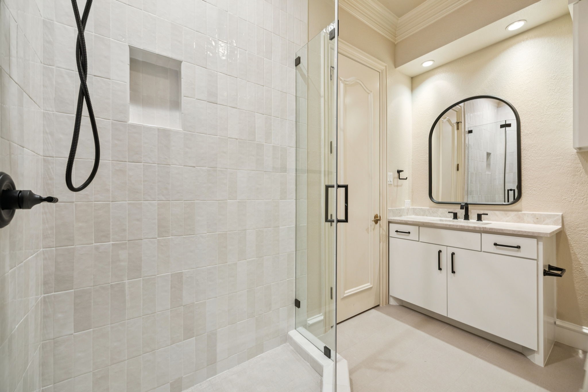 1900 Shady Oaks Drive