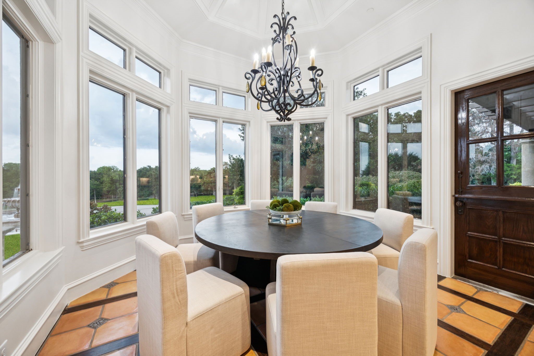 1900 Shady Oaks Drive