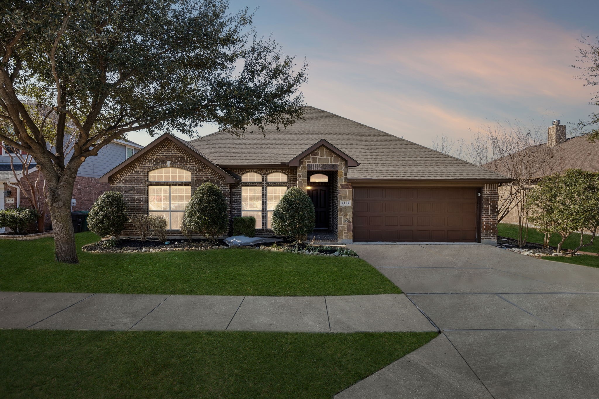 9437 Drovers View Trail
