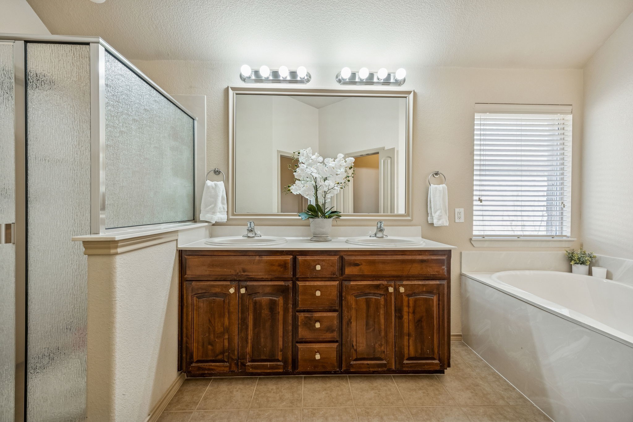 9437 Drovers View Trail