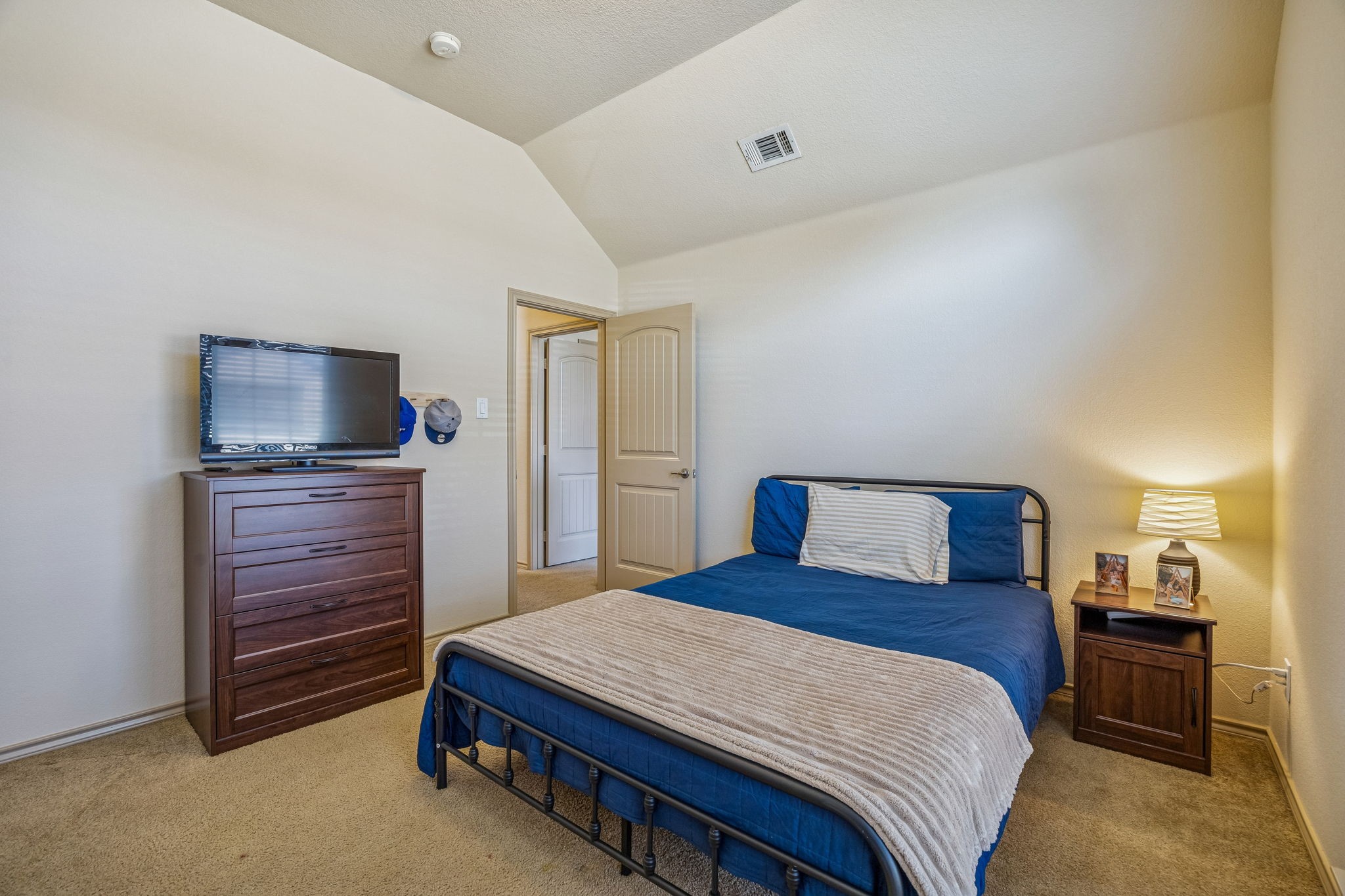 9437 Drovers View Trail