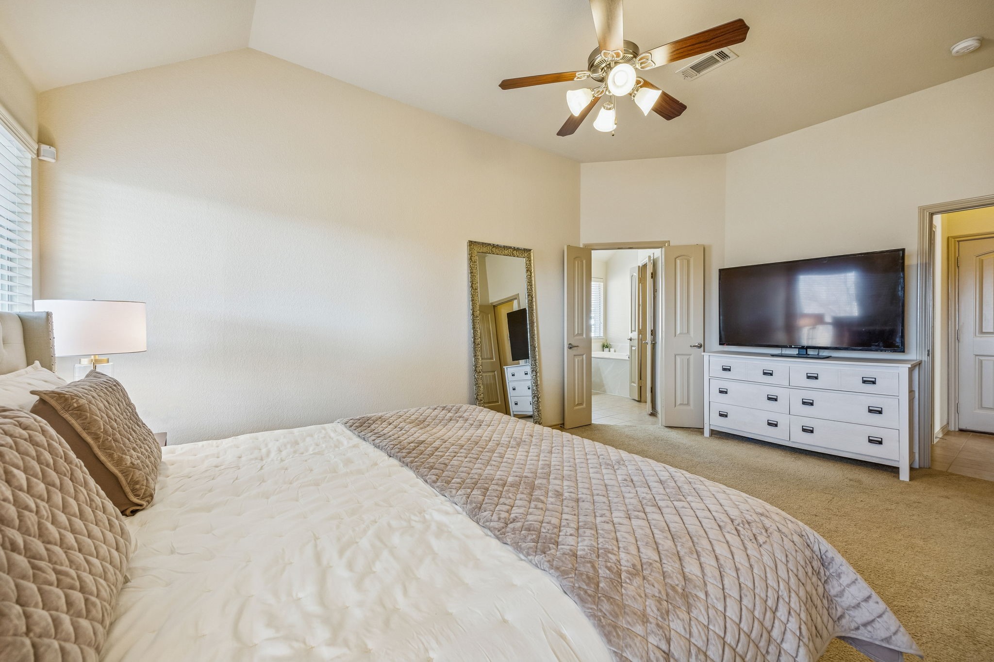 9437 Drovers View Trail