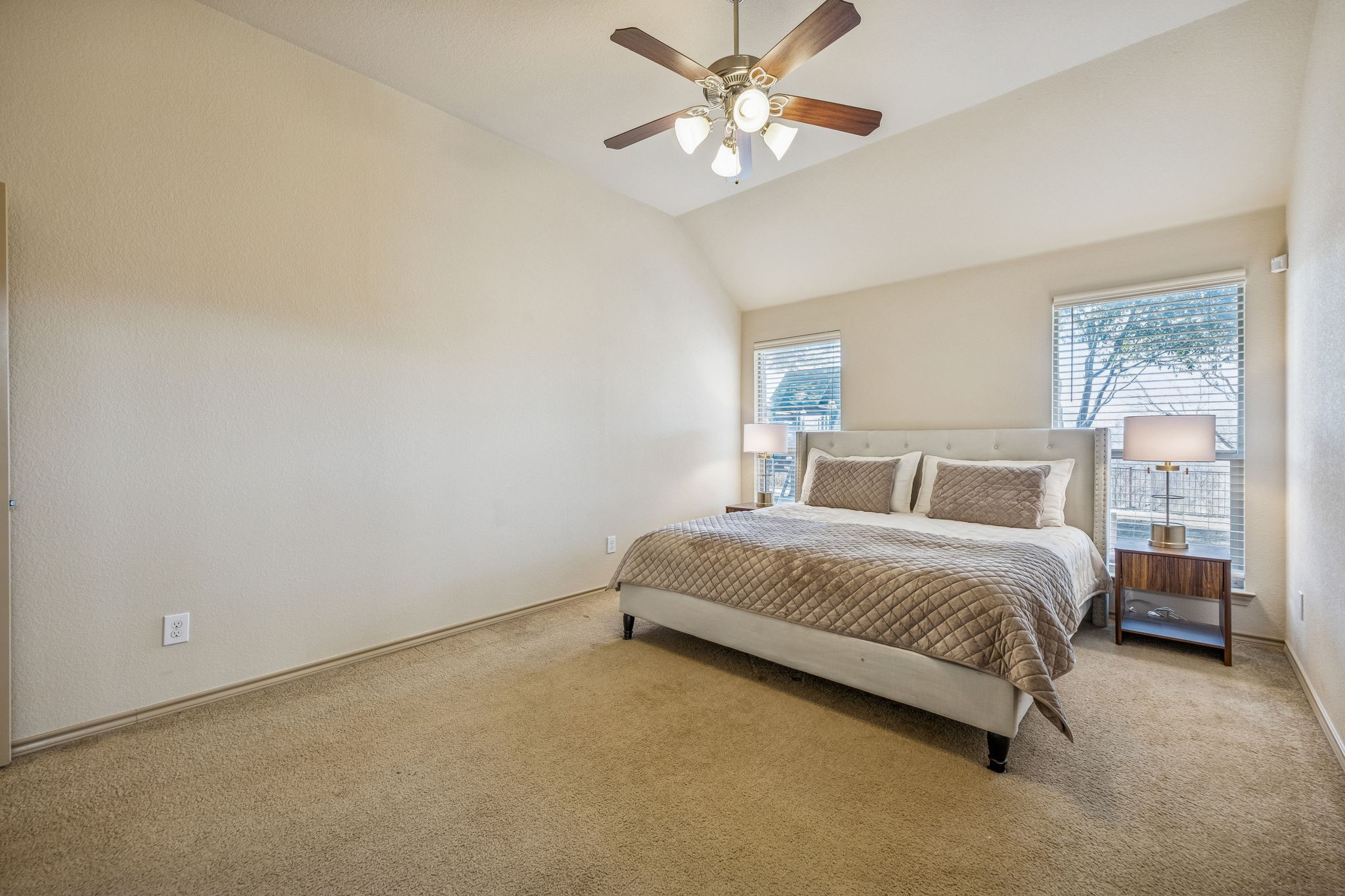 9437 Drovers View Trail