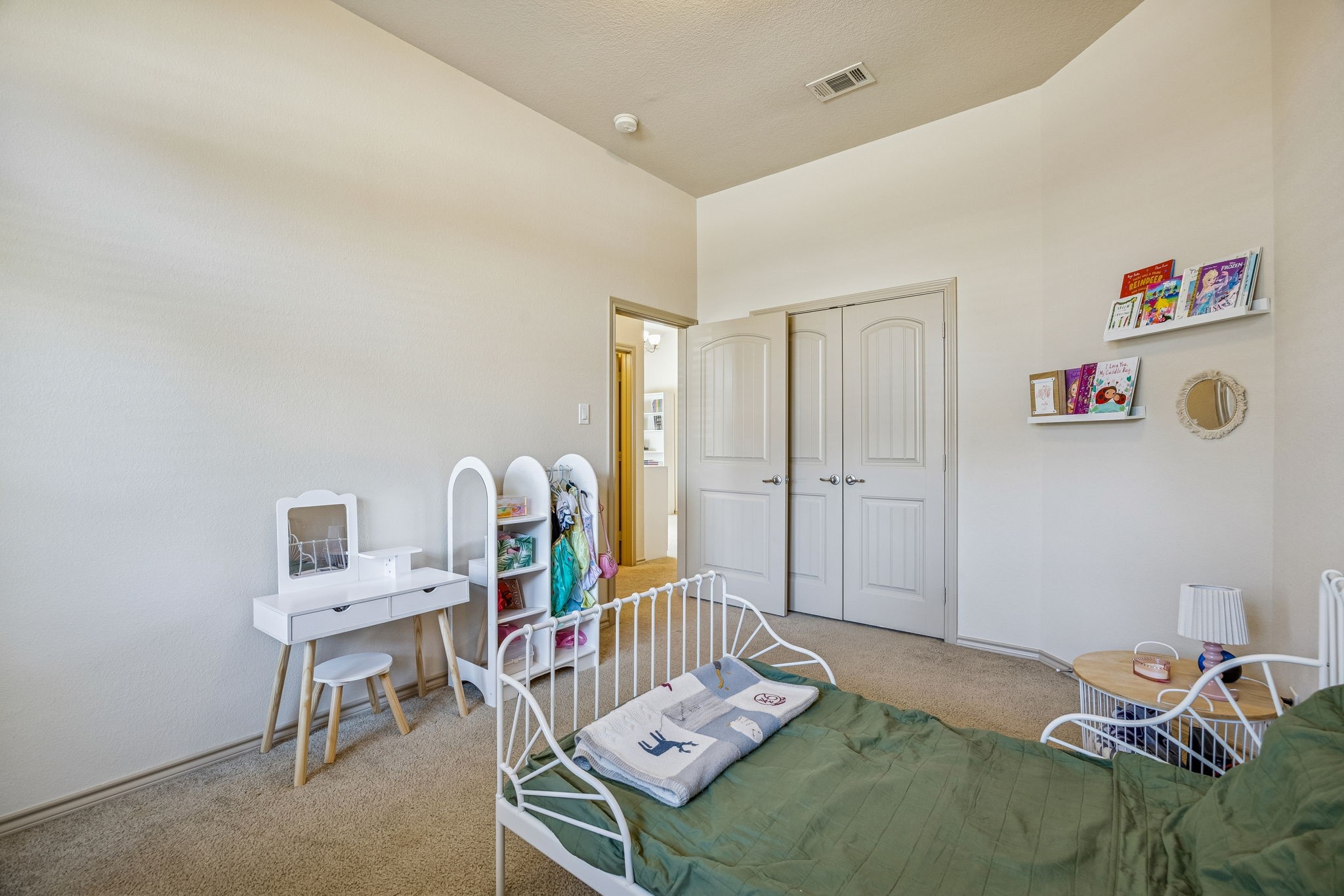 9437 Drovers View Trail