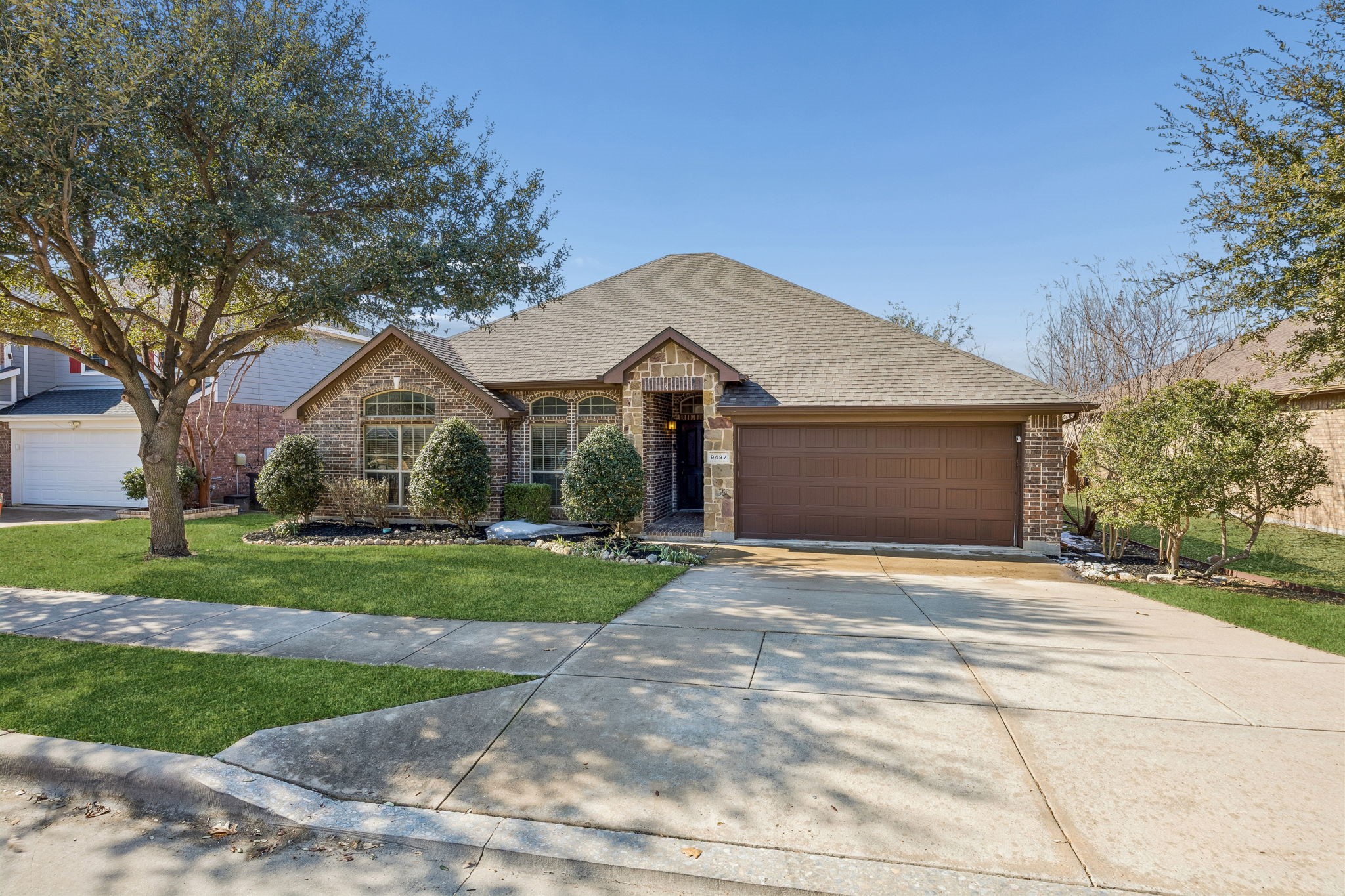 9437 Drovers View Trail