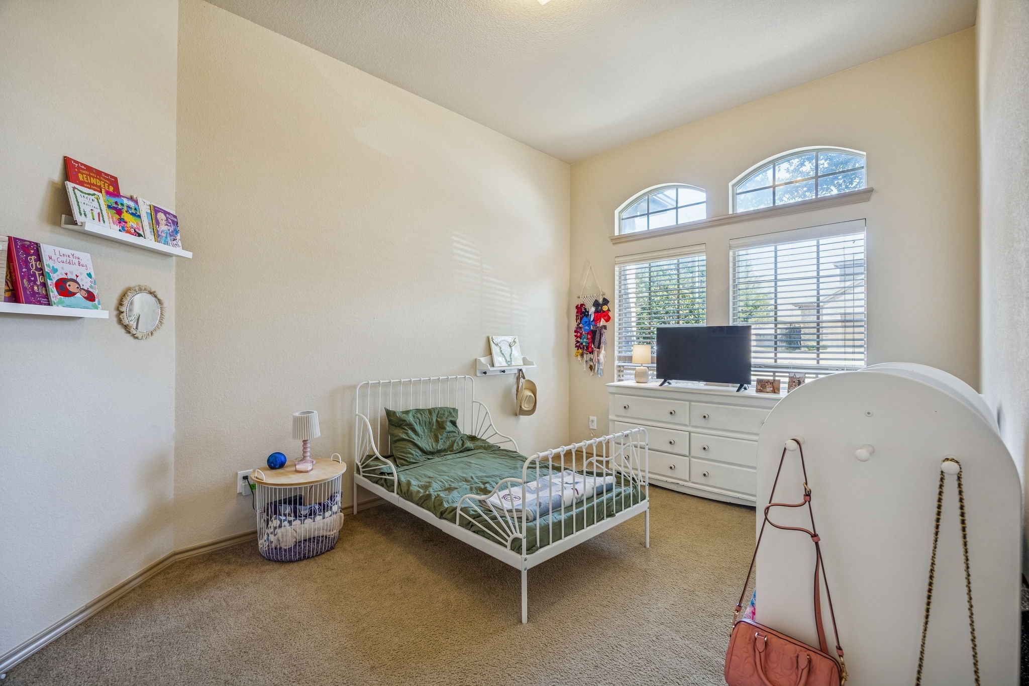 9437 Drovers View Trail