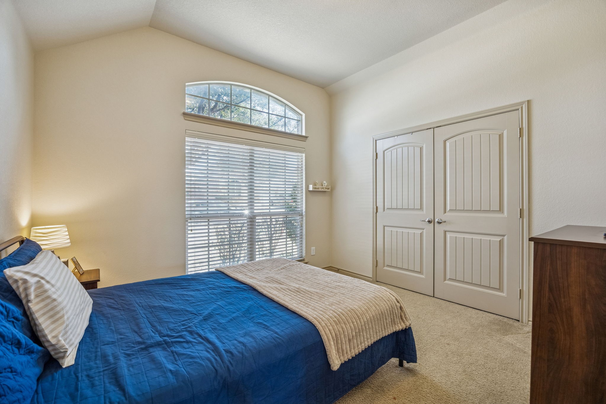 9437 Drovers View Trail