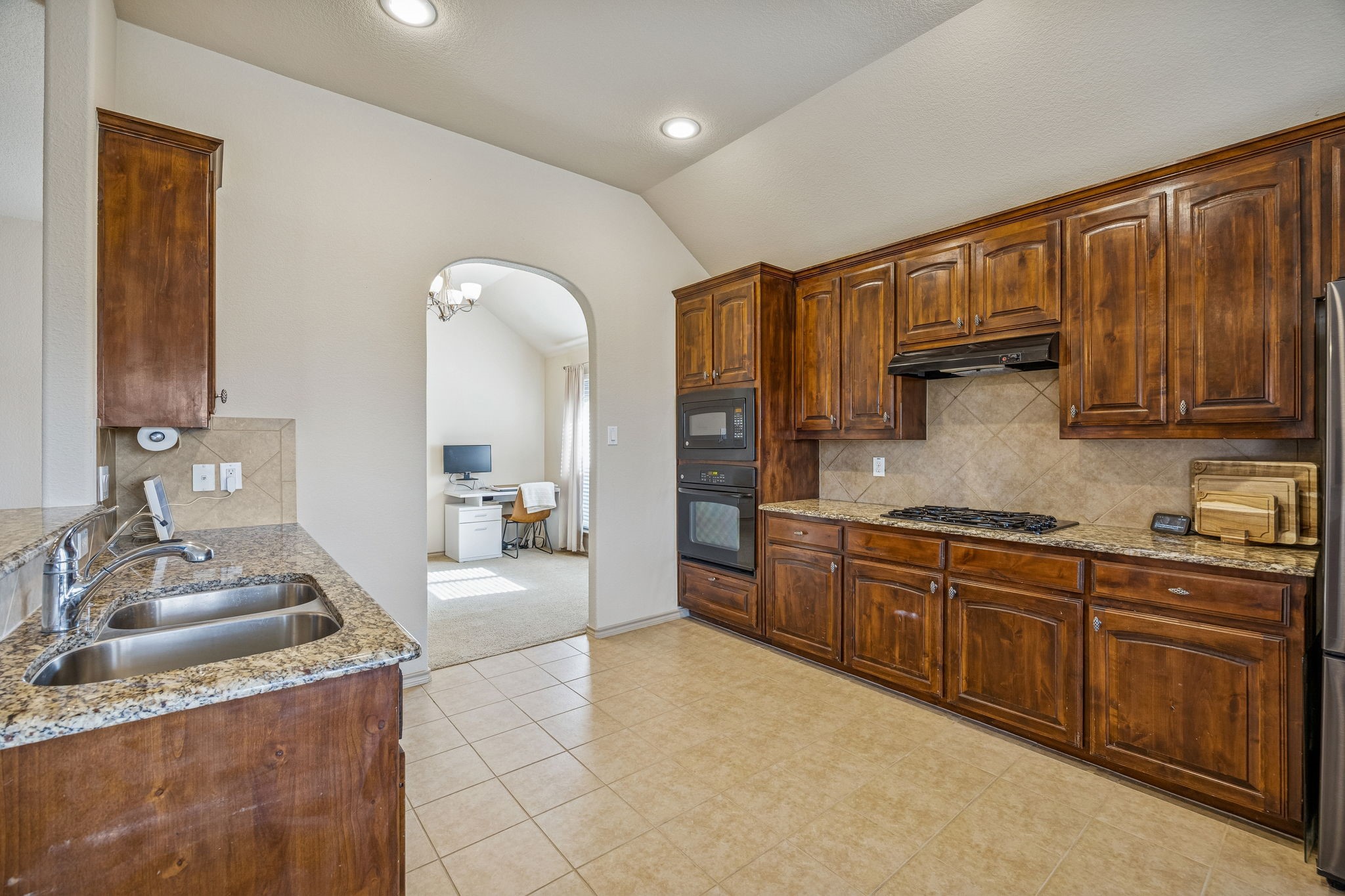 9437 Drovers View Trail