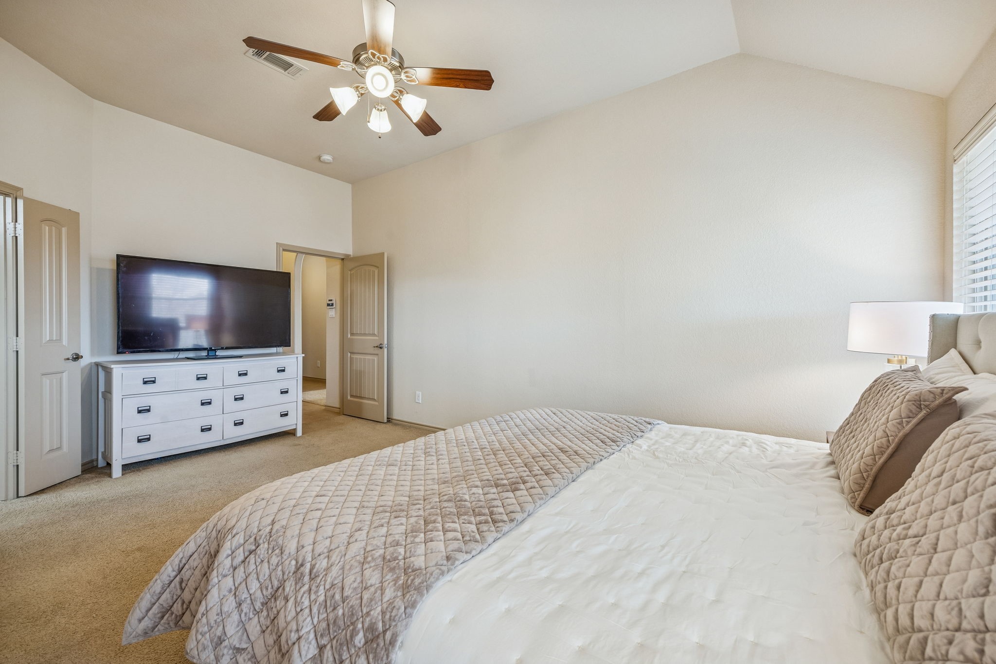 9437 Drovers View Trail