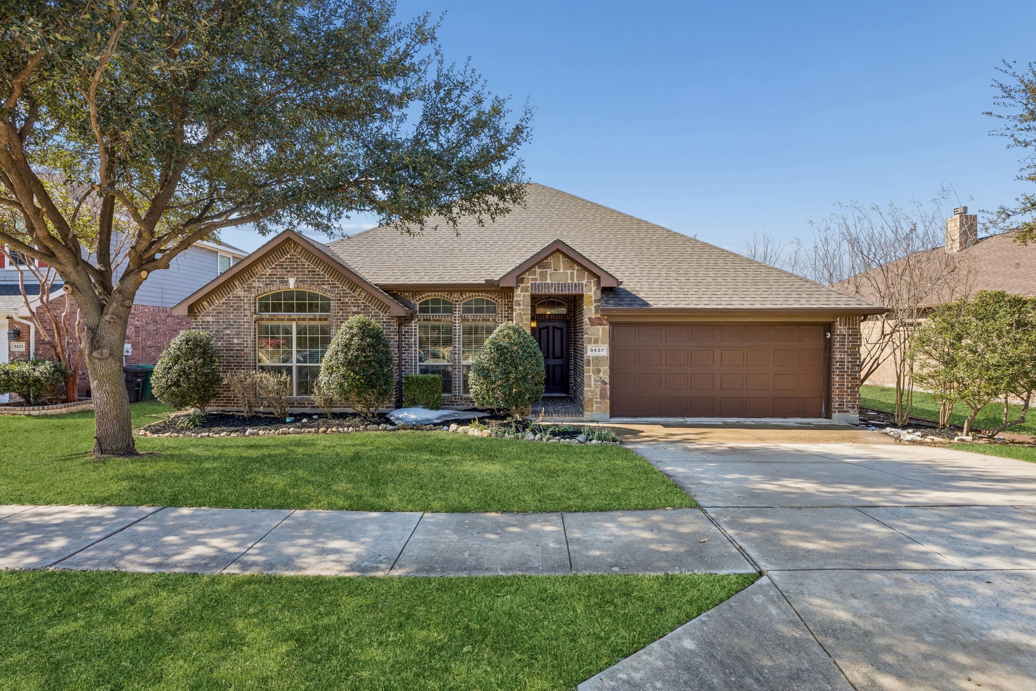 9437 Drovers View Trail