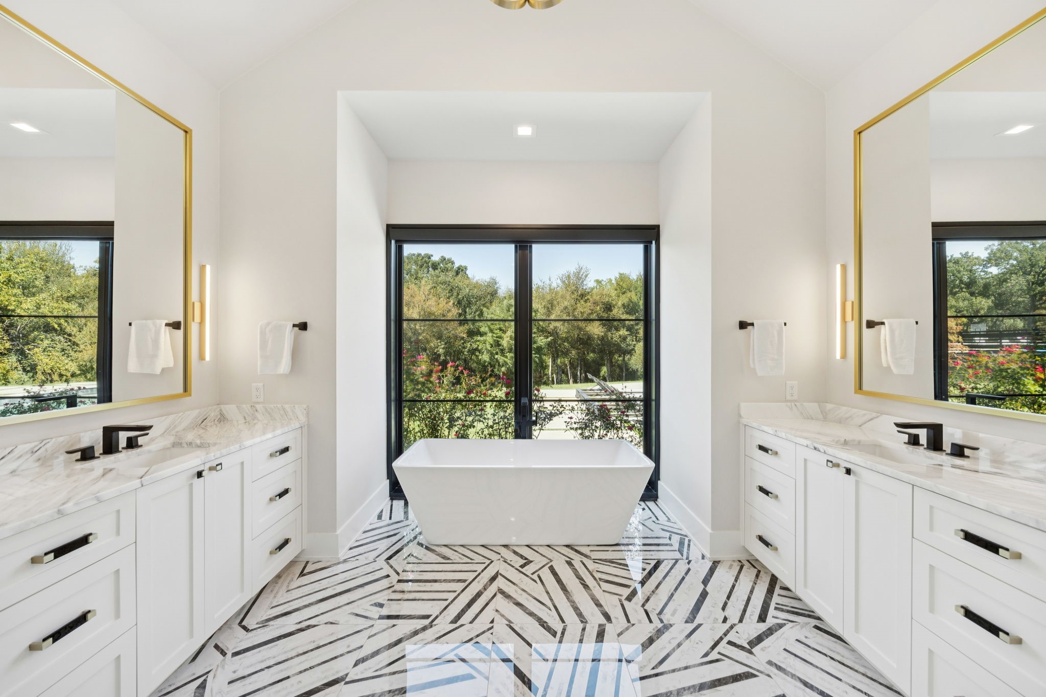 1835 Creekview Court