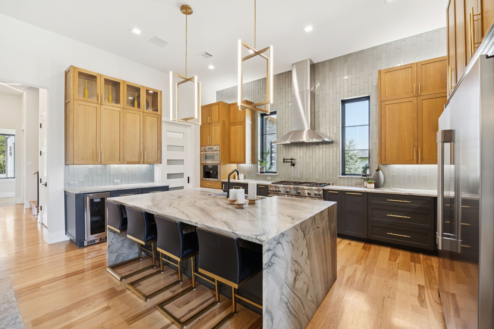 1835 Creekview Court