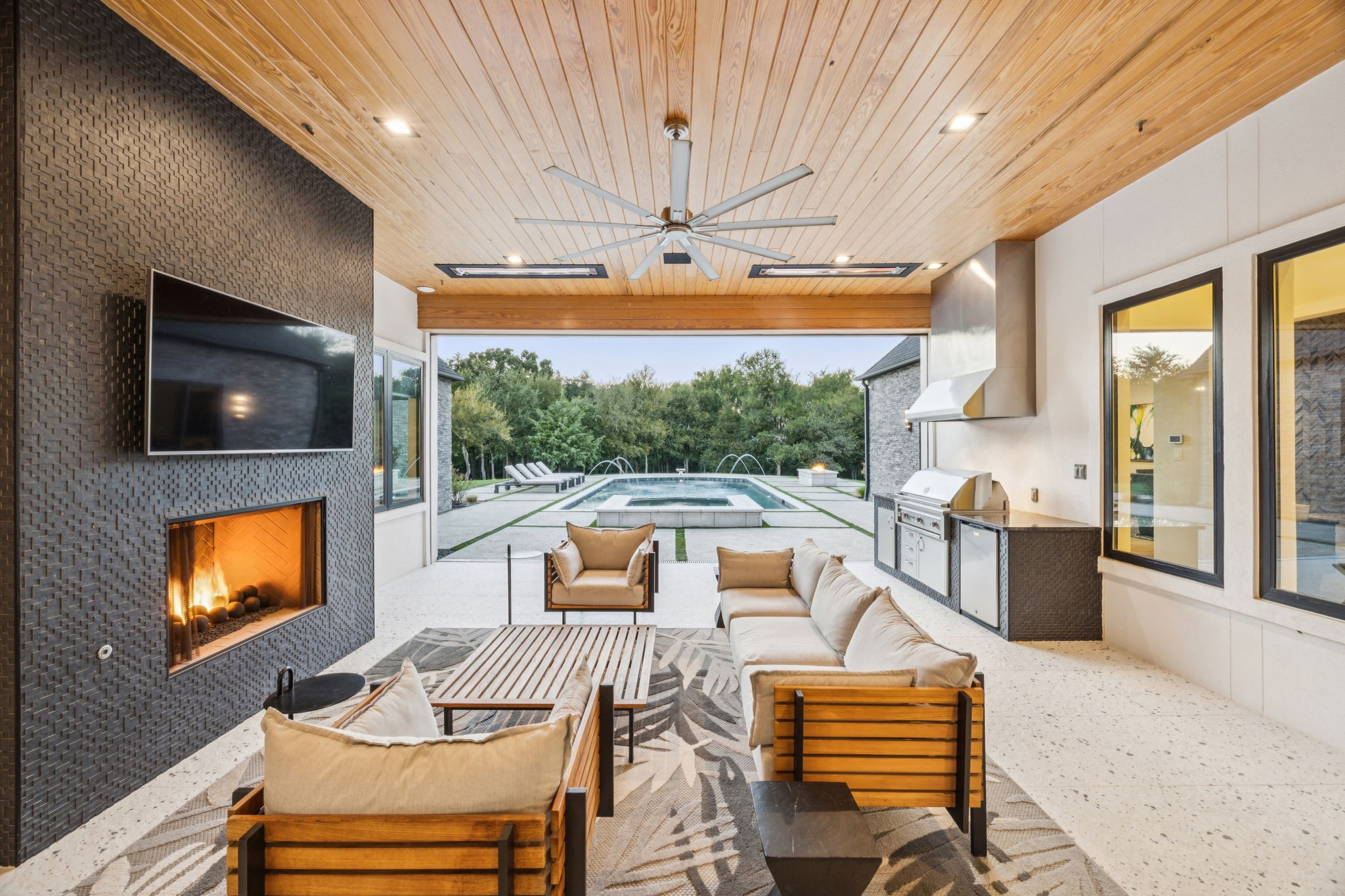 1835 Creekview Court