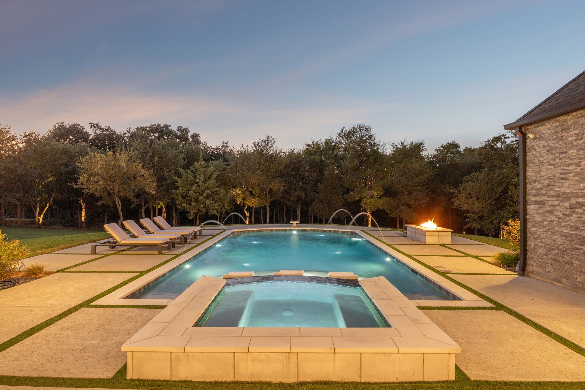 1835 Creekview Court