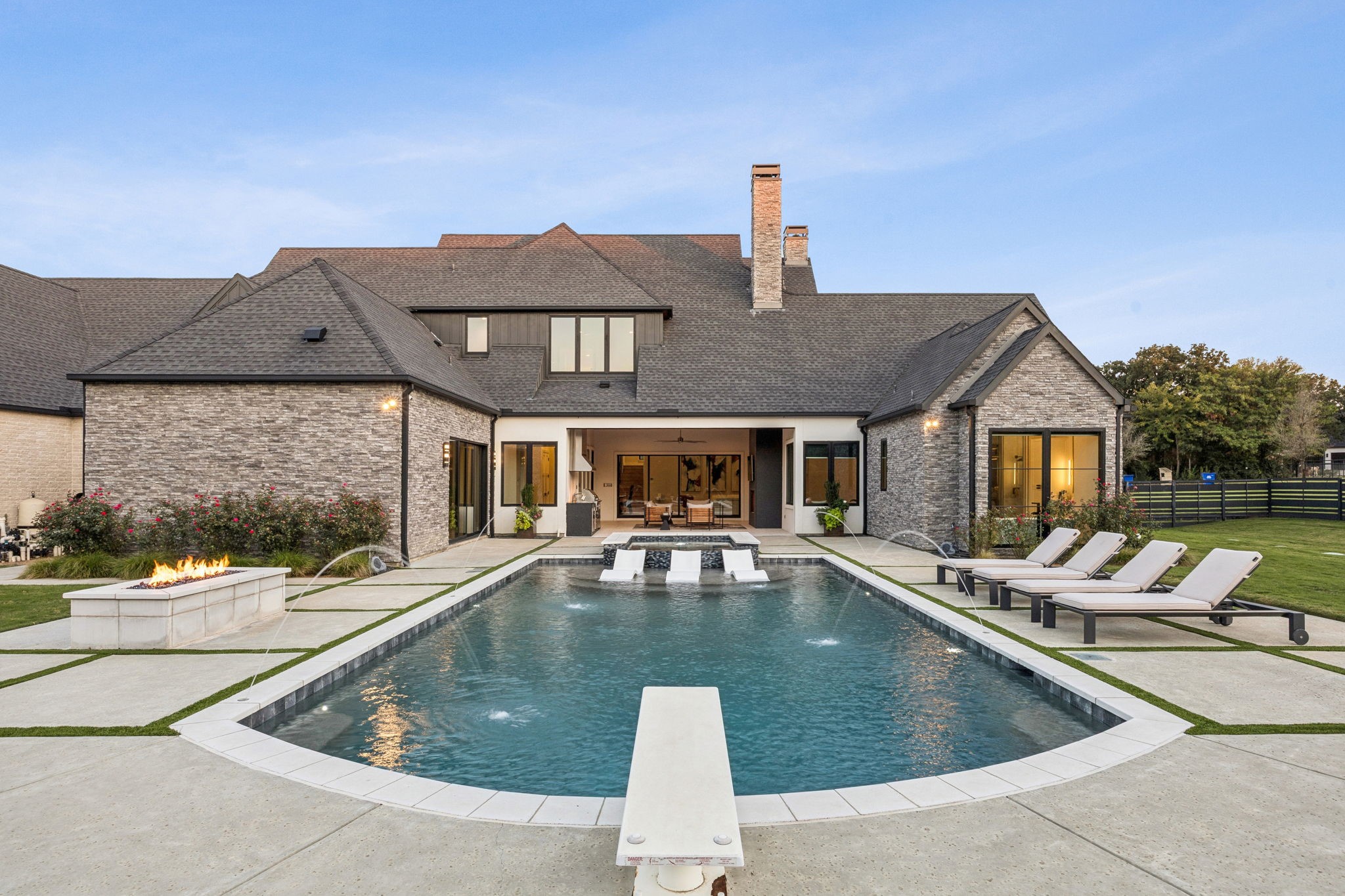 1835 Creekview Court