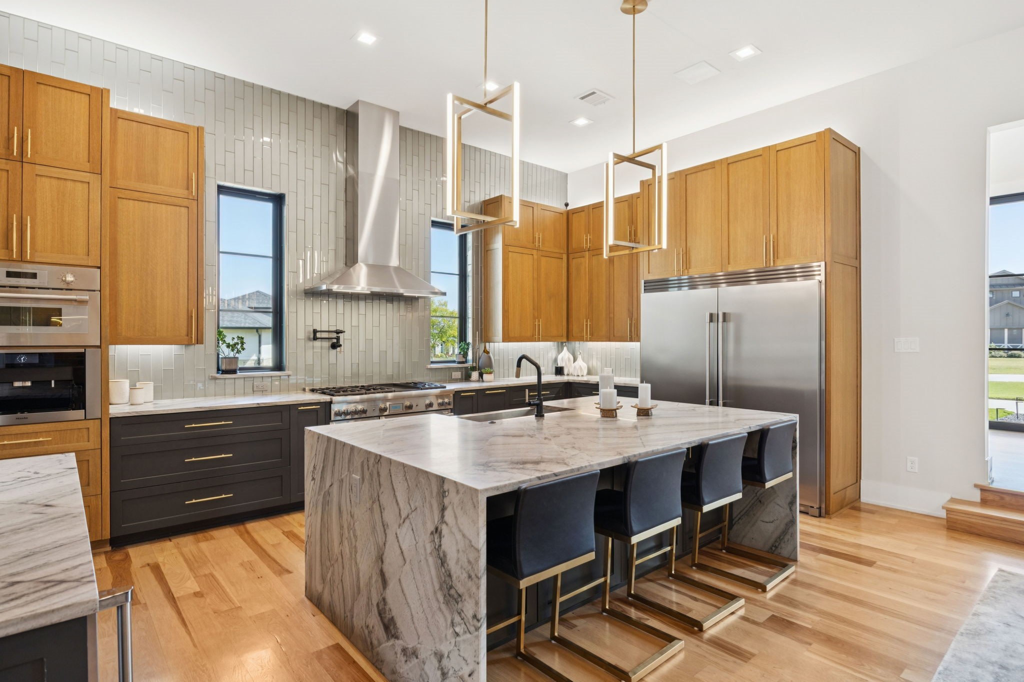 1835 Creekview Court