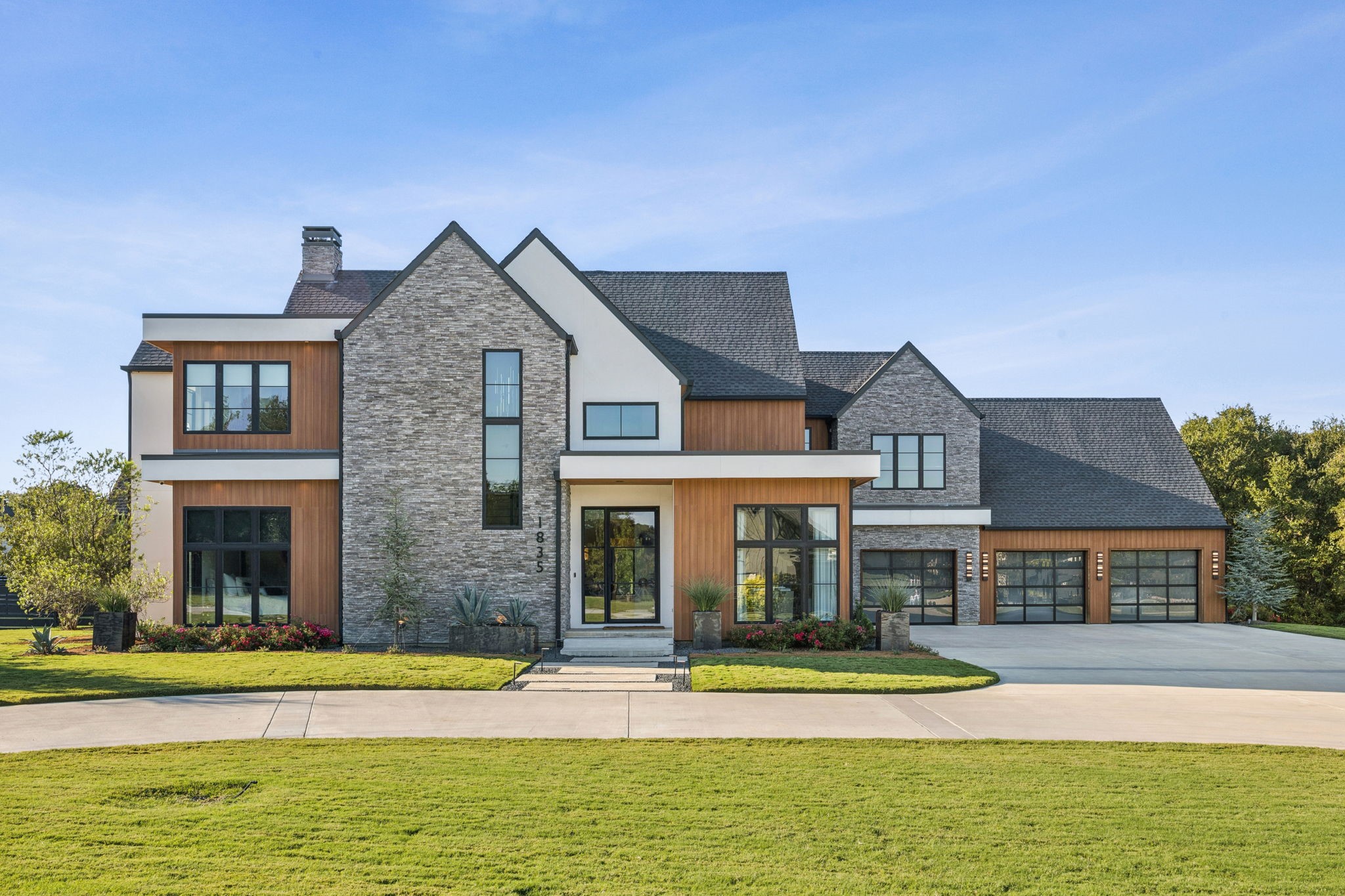 1835 Creekview Court