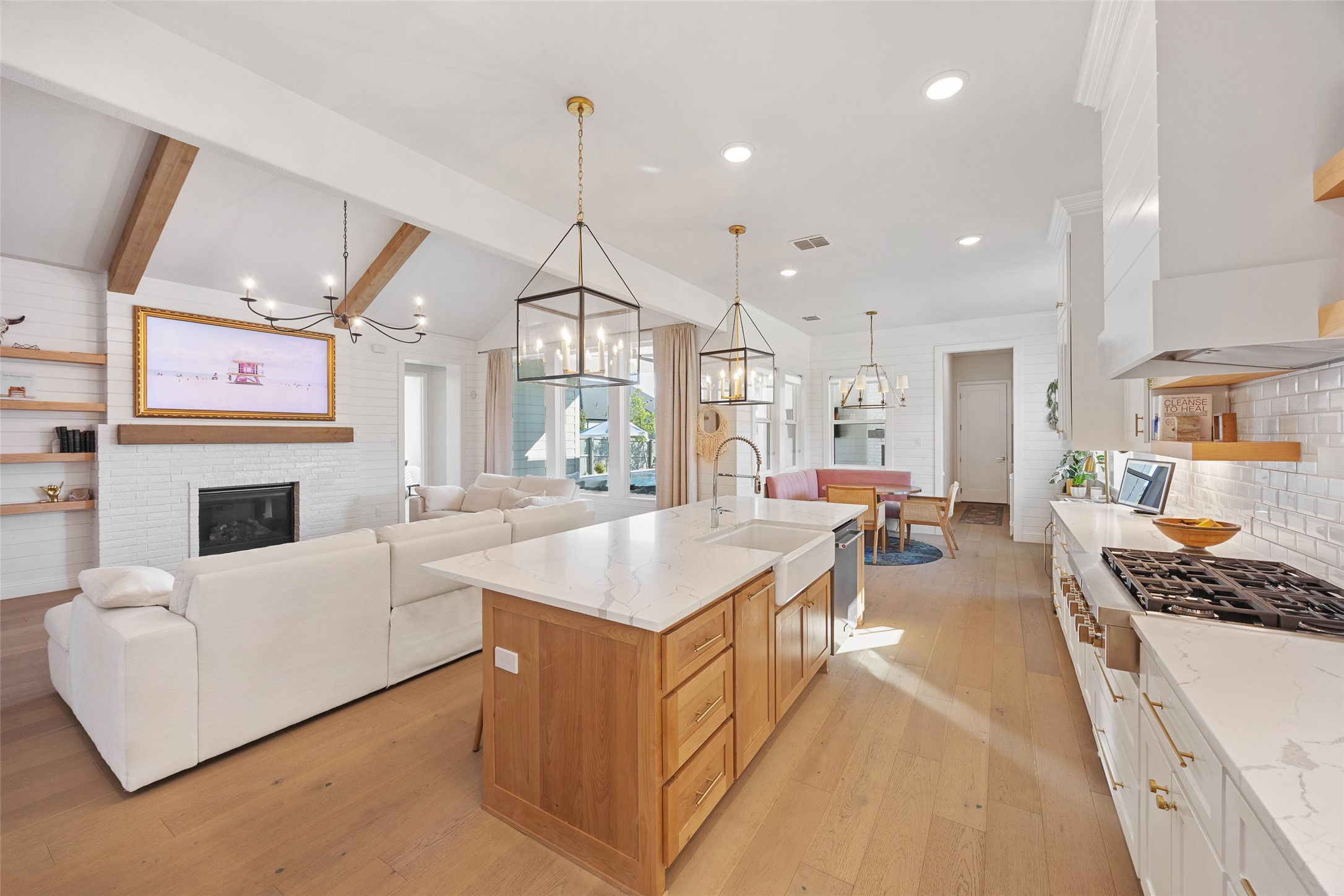 311 N Pecan Parkway