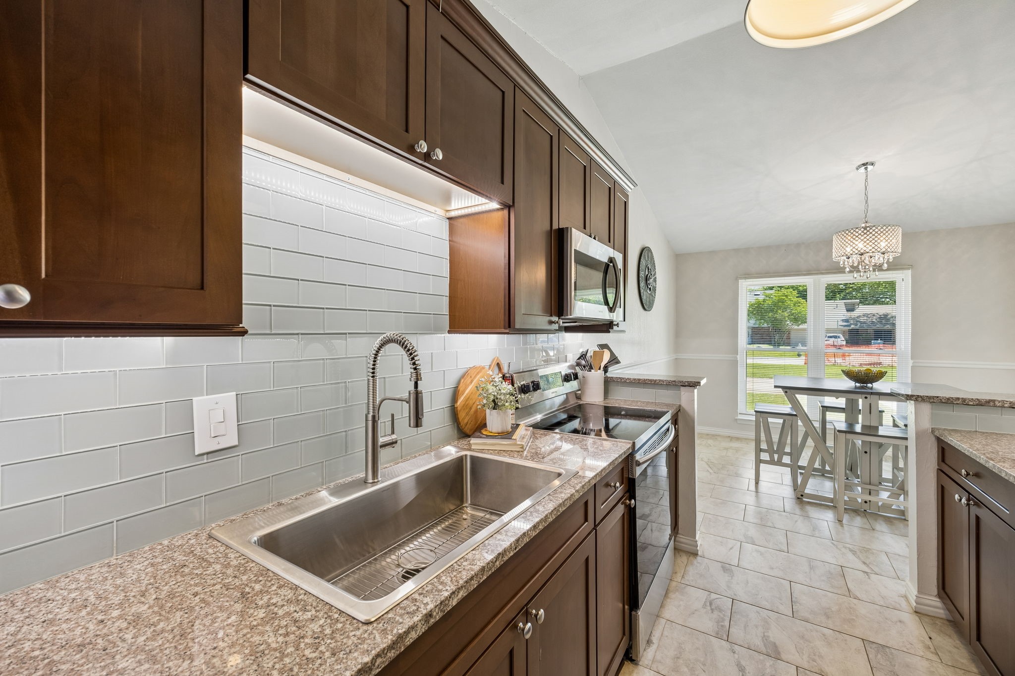 4215 John Court
