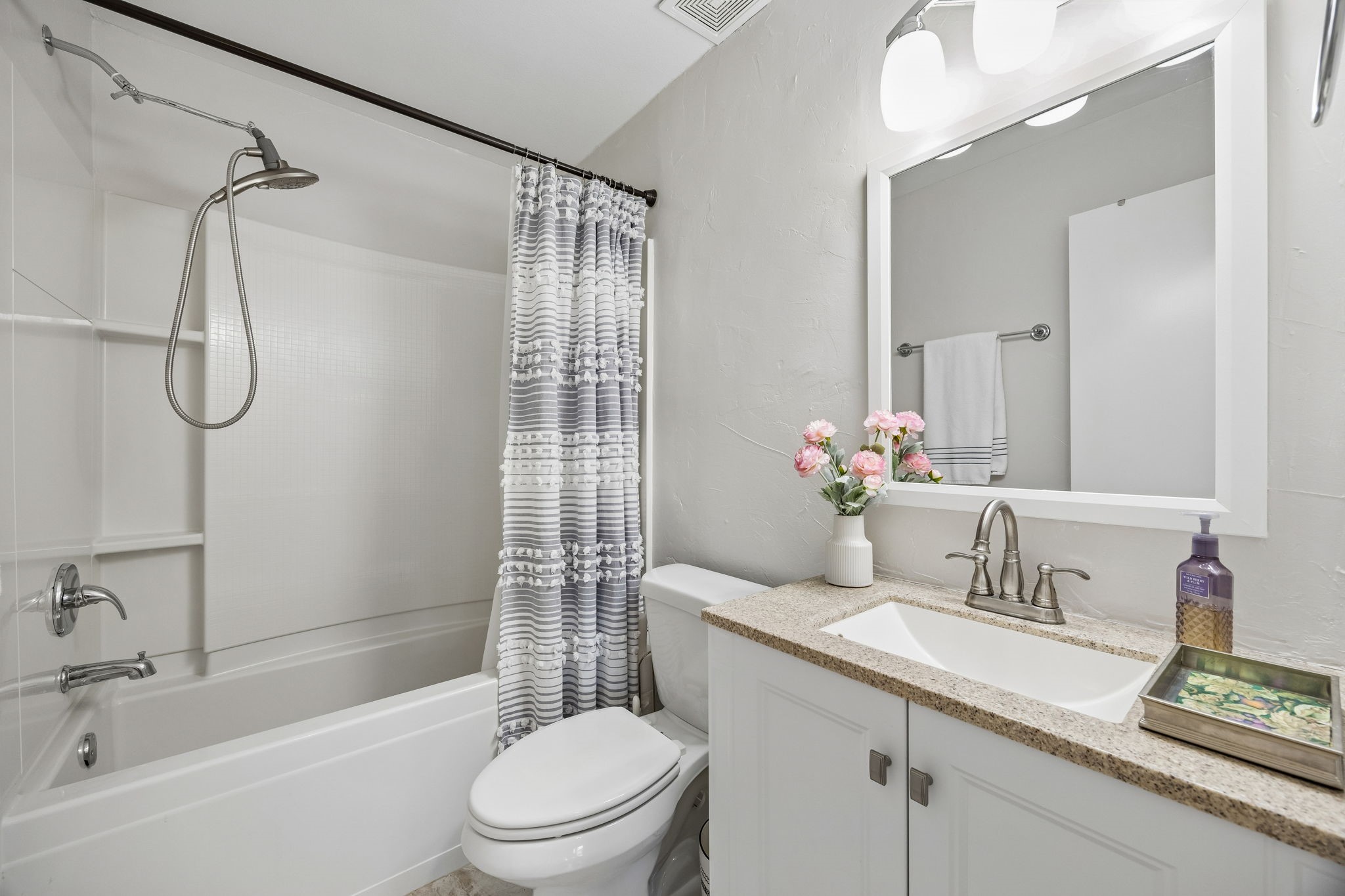 4215 John Court