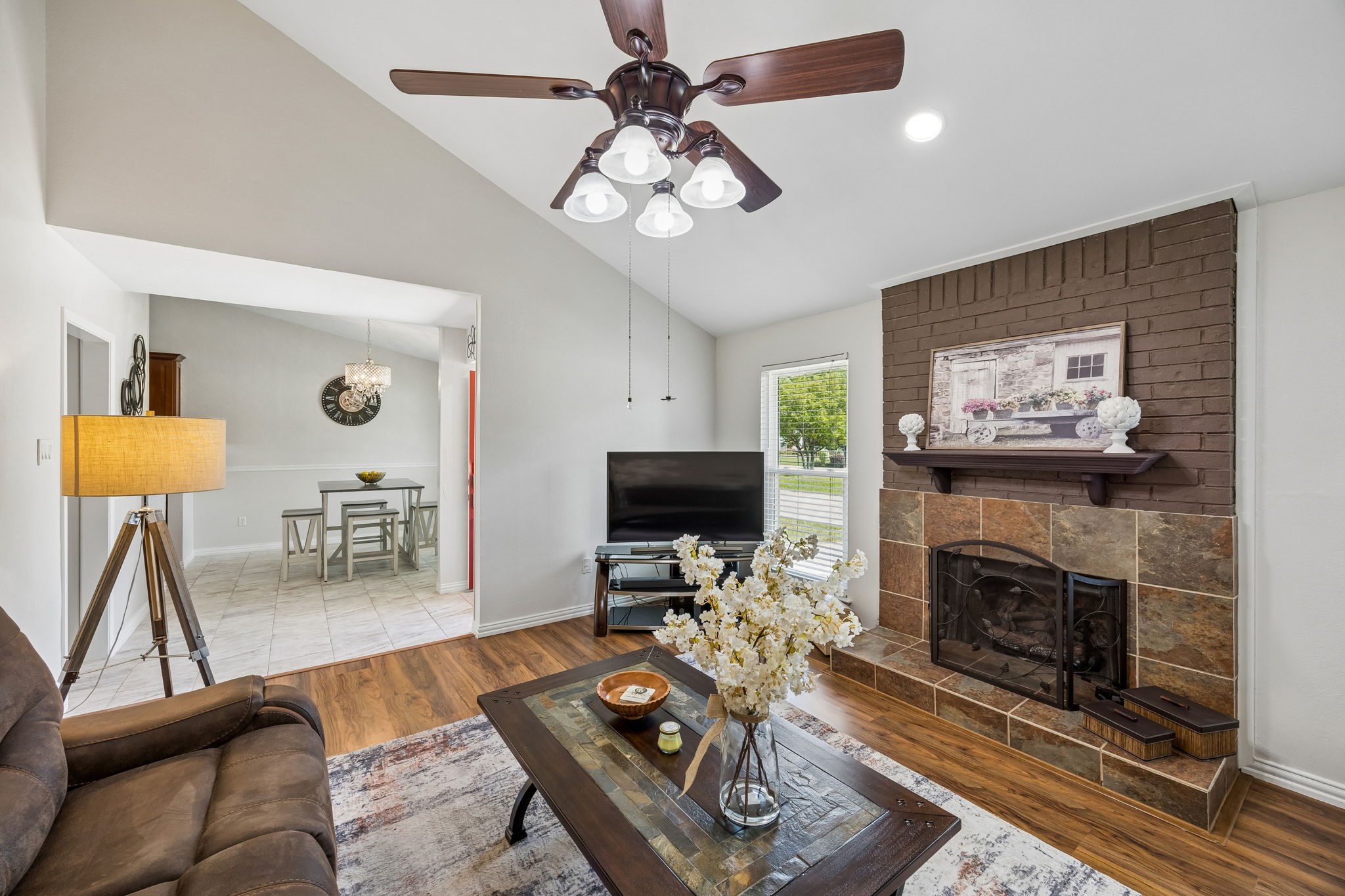 4215 John Court