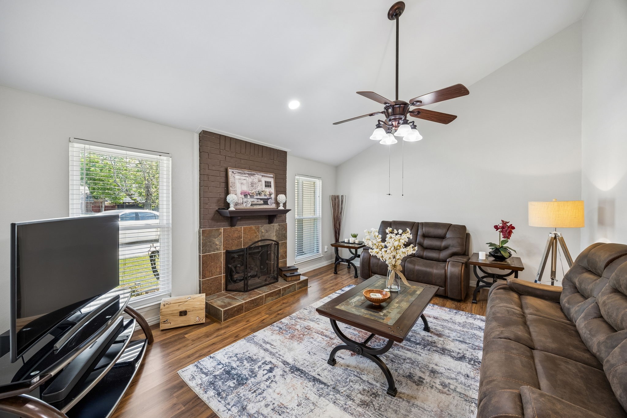 4215 John Court
