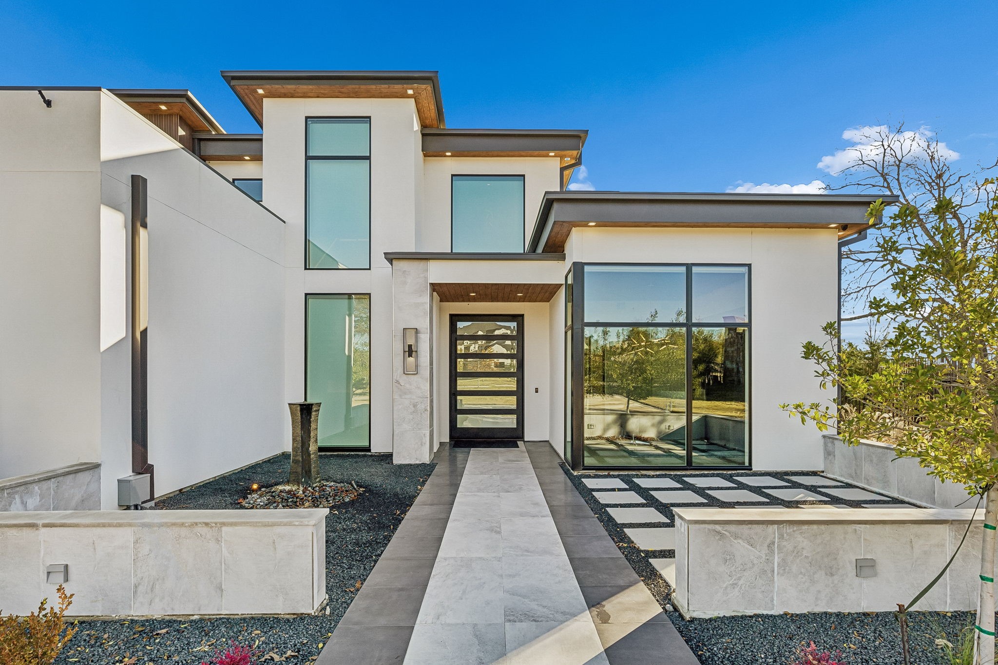 4301 Saddleback Lane