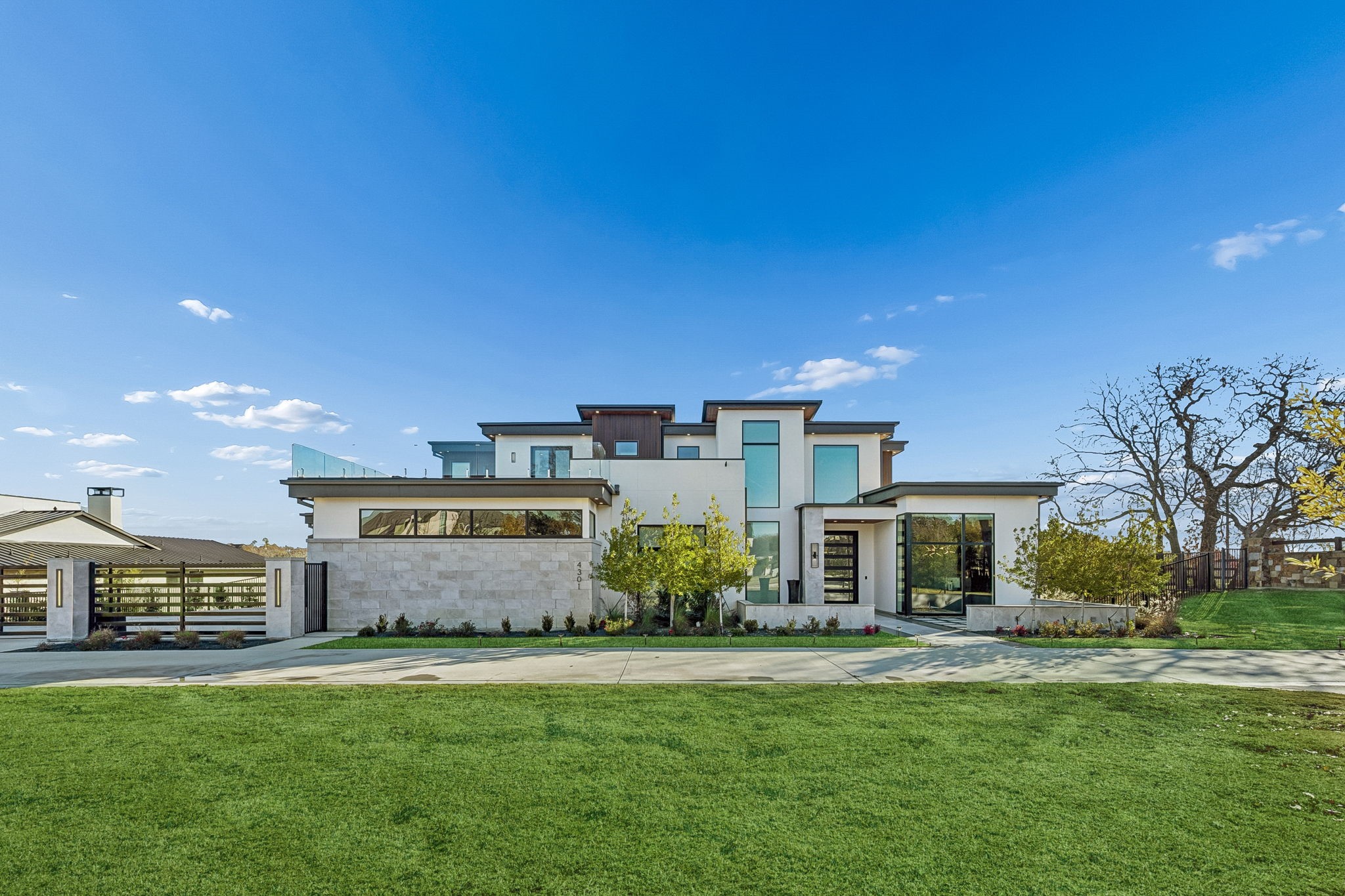 4301 Saddleback Lane