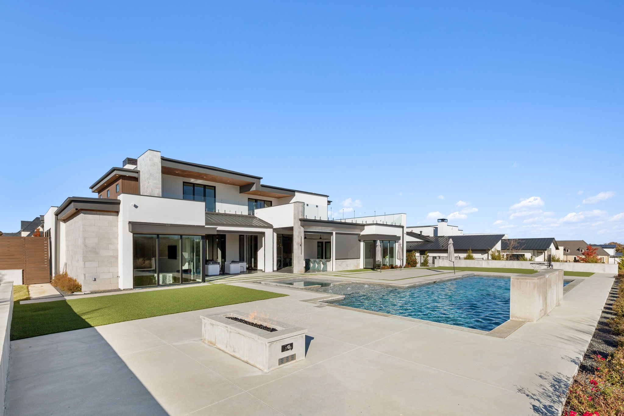 4301 Saddleback Lane