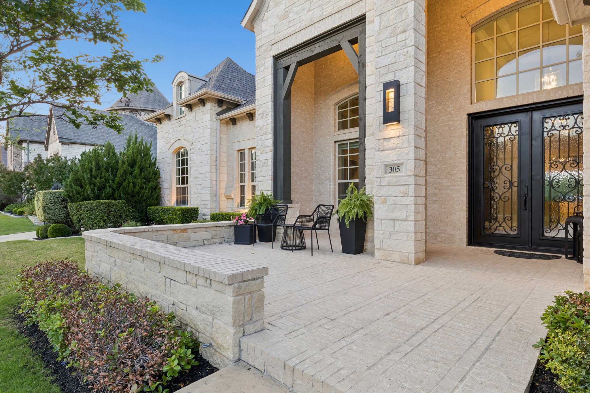 305 Woodsong Way