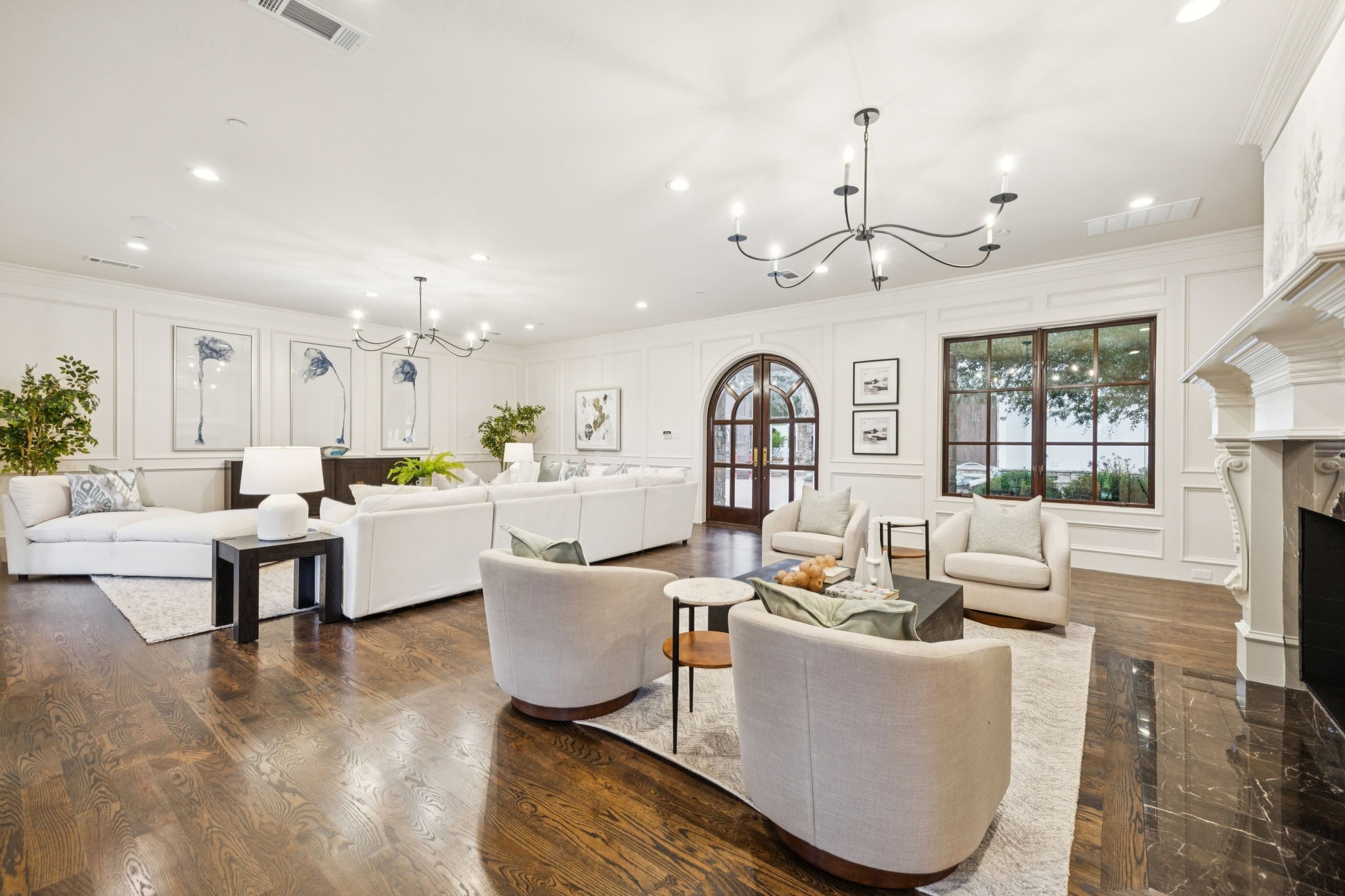 1900 Shady Oaks Drive