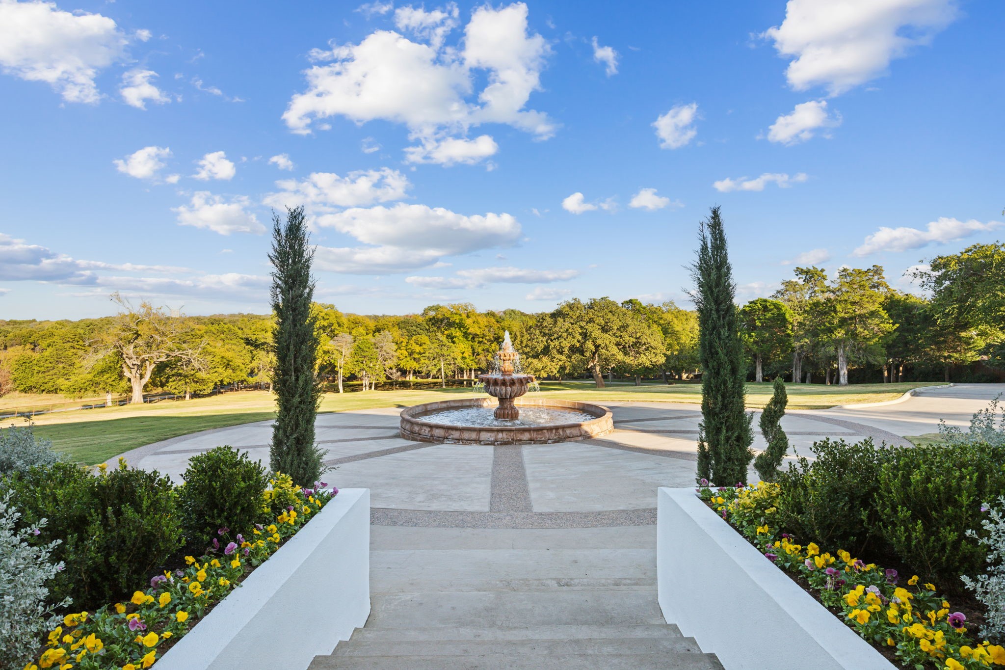 1900 Shady Oaks Drive