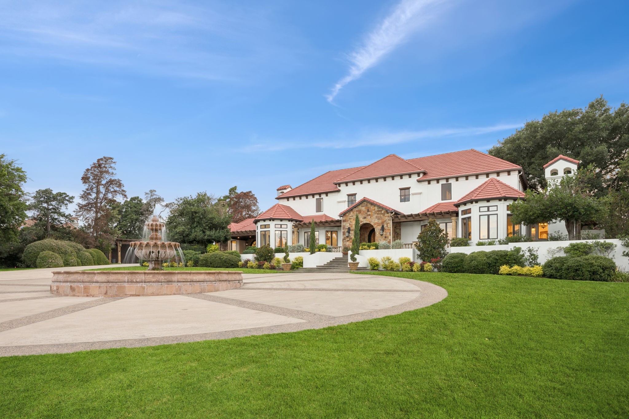 1900 Shady Oaks Drive