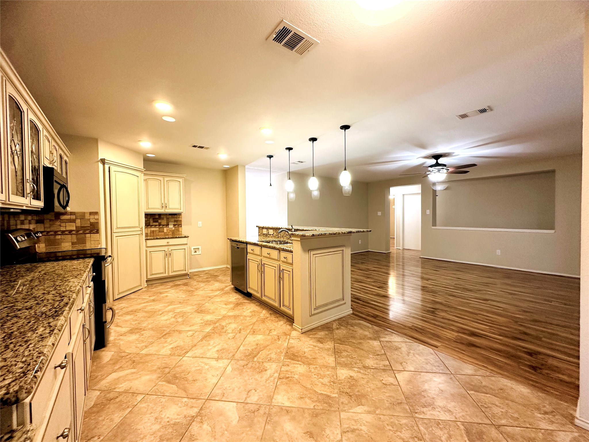809 Essex Drive