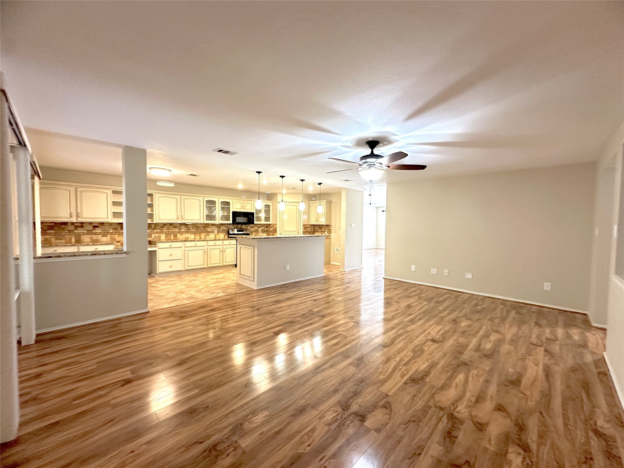 809 Essex Drive