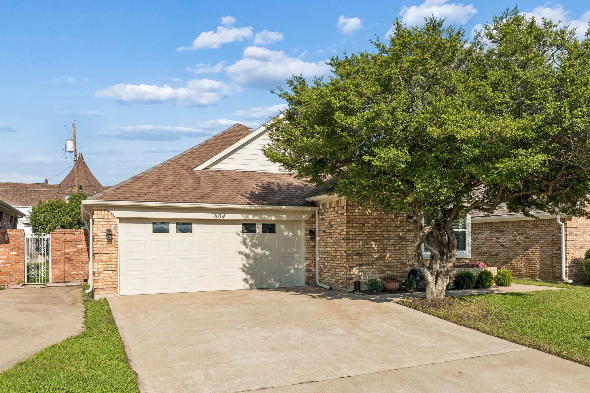 604 Shalamar Place
