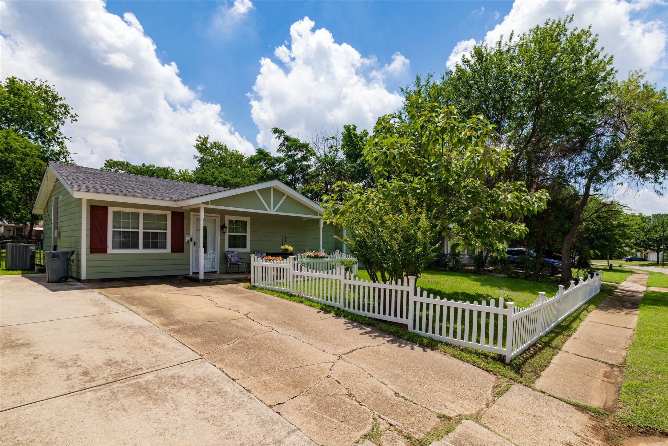 812 Denton Drive