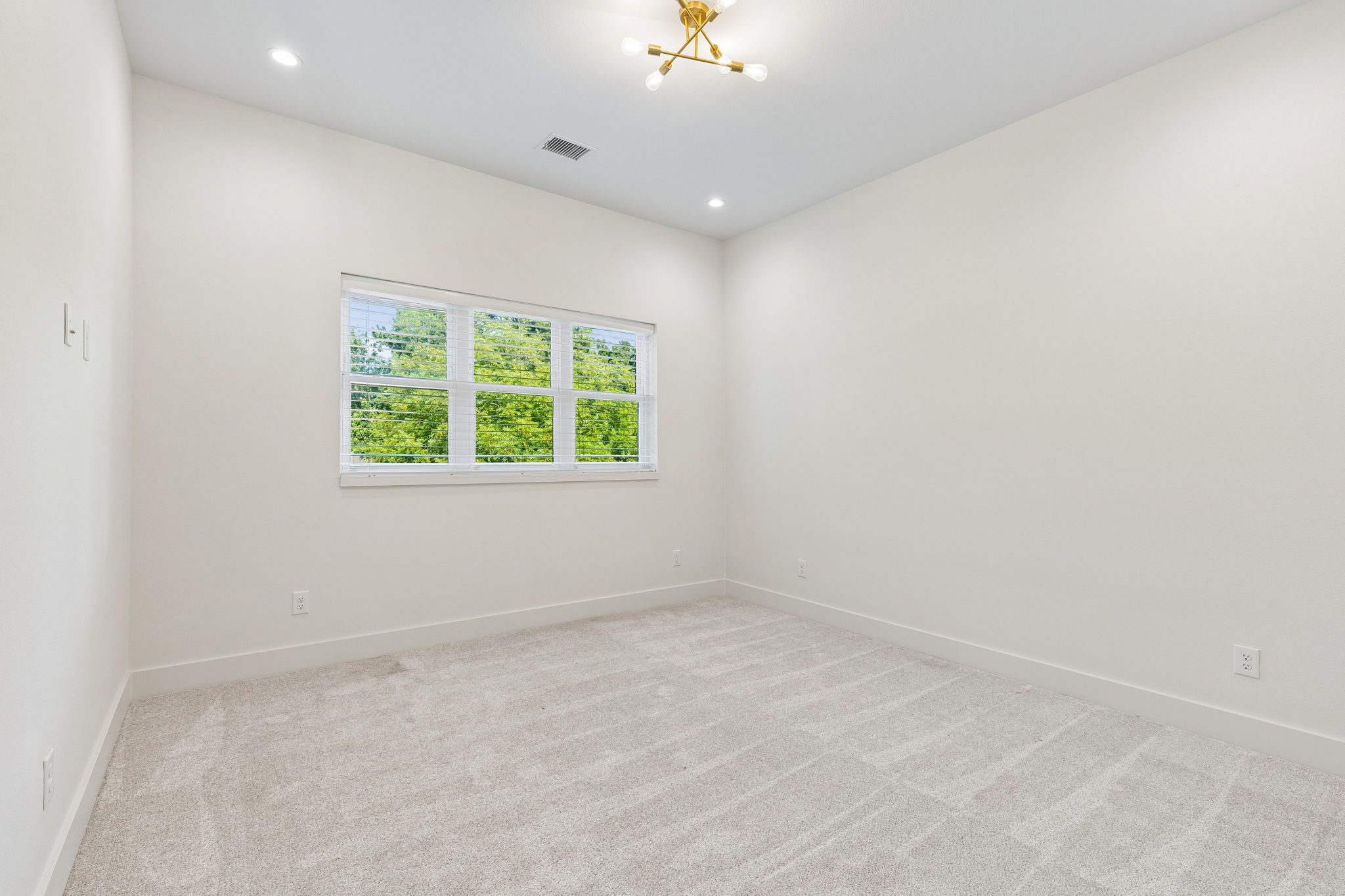 1218 Woodsey Court