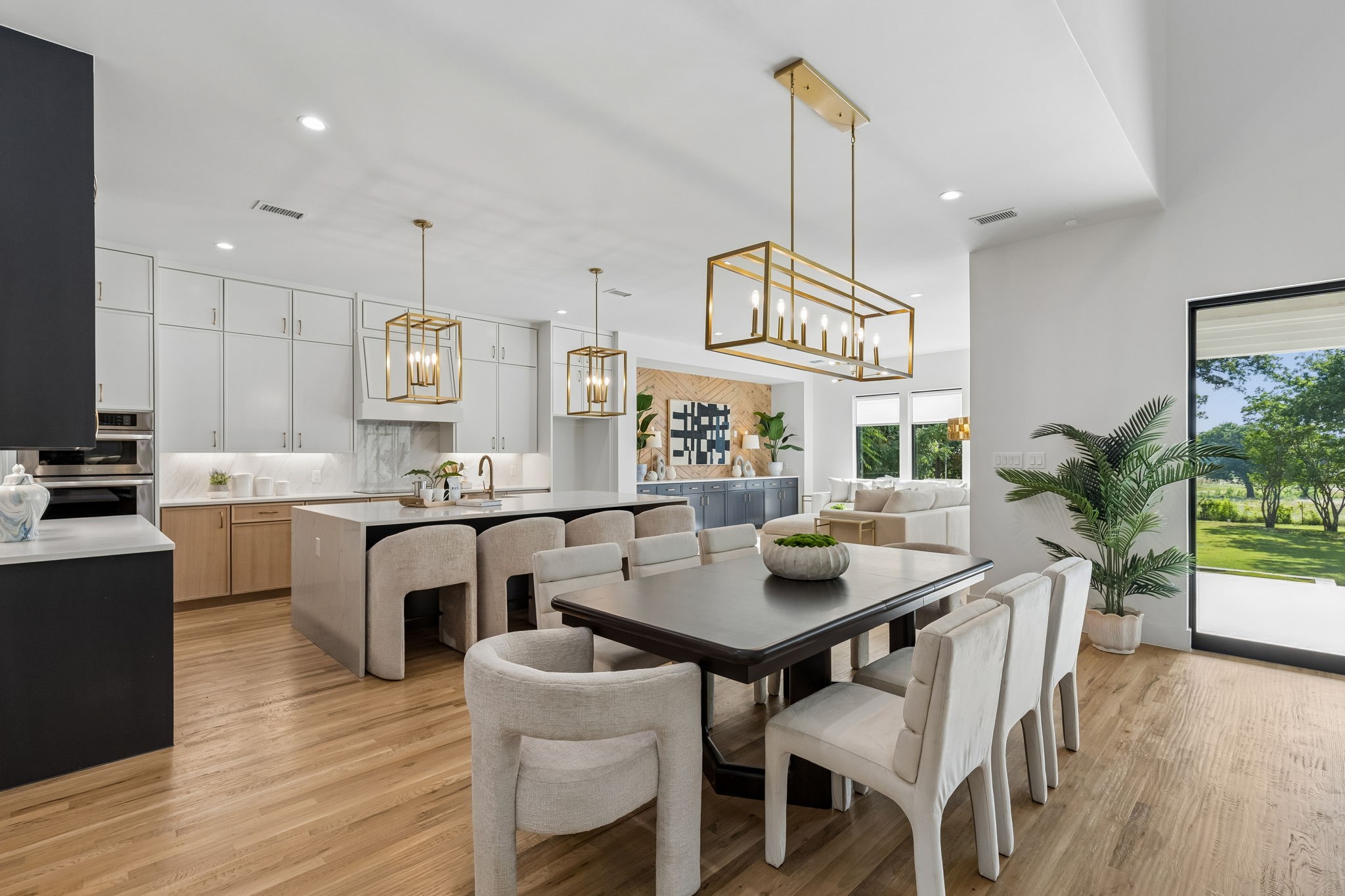 1218 Woodsey Court