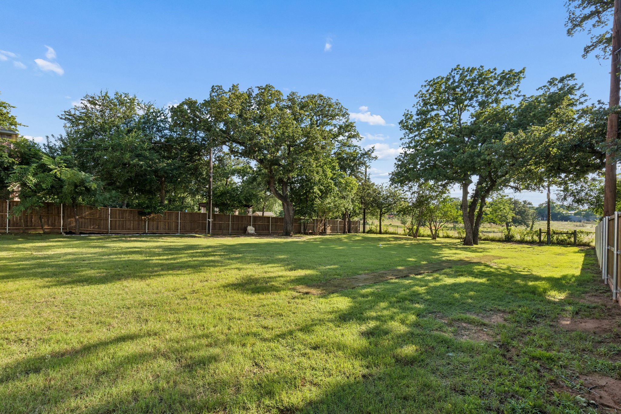 1218 Woodsey Court
