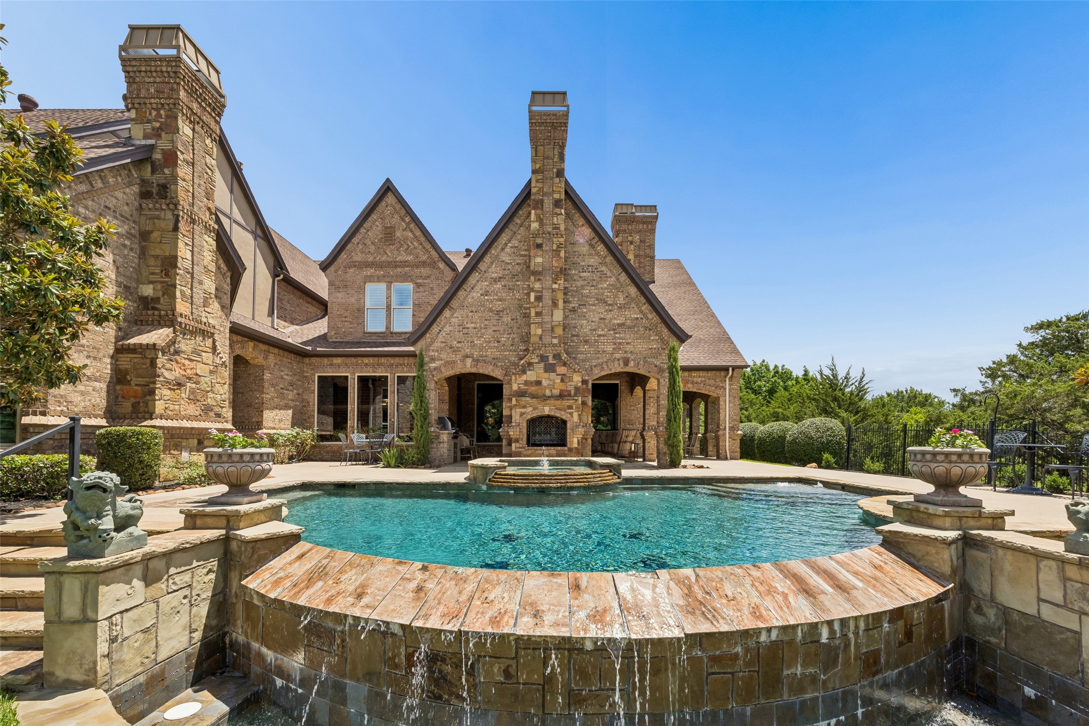5804 Chalford Common