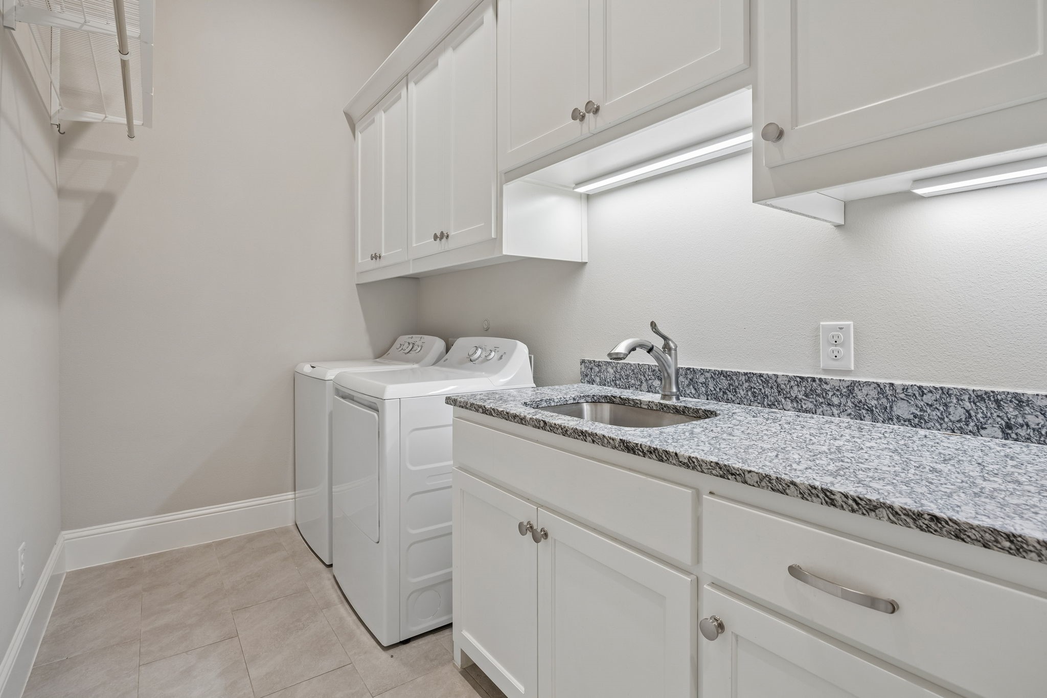 2804 Riverbrook Way