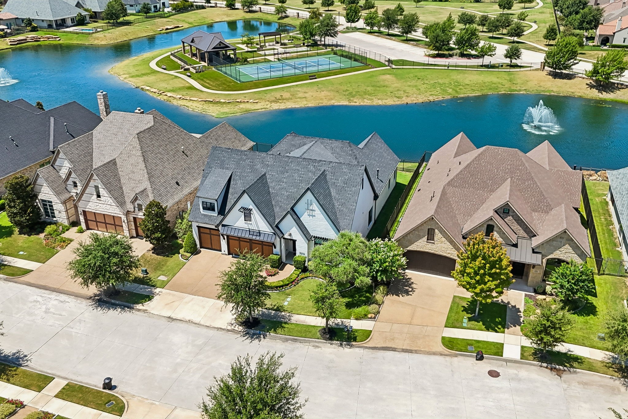 2804 Riverbrook Way