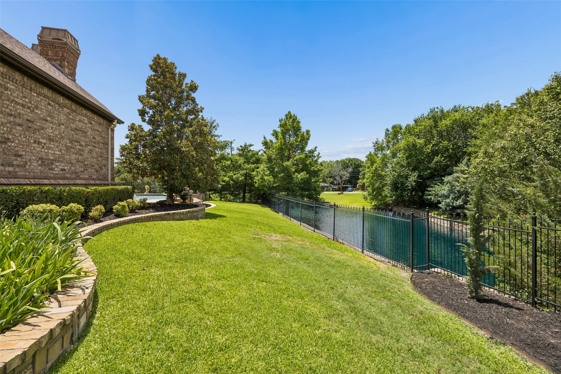 5804 Chalford Common