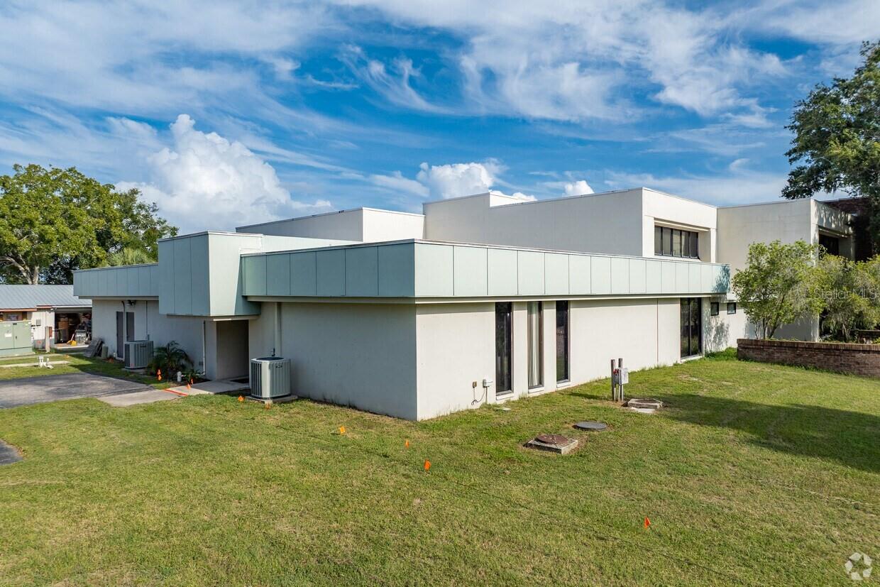 2119 GRAND BLVD