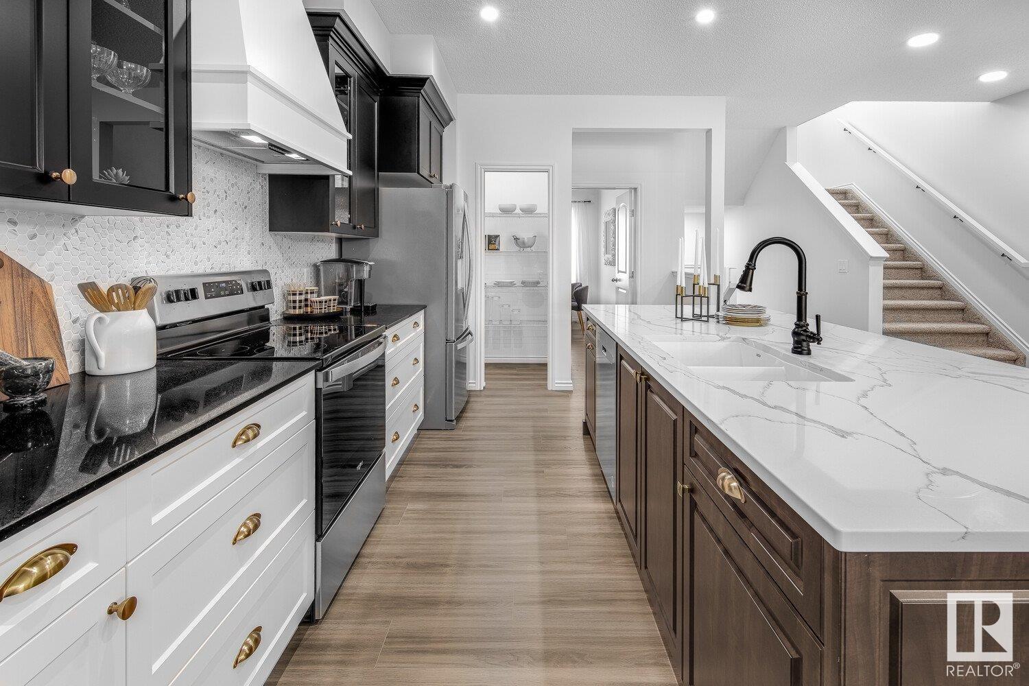 9351 221 ST NW