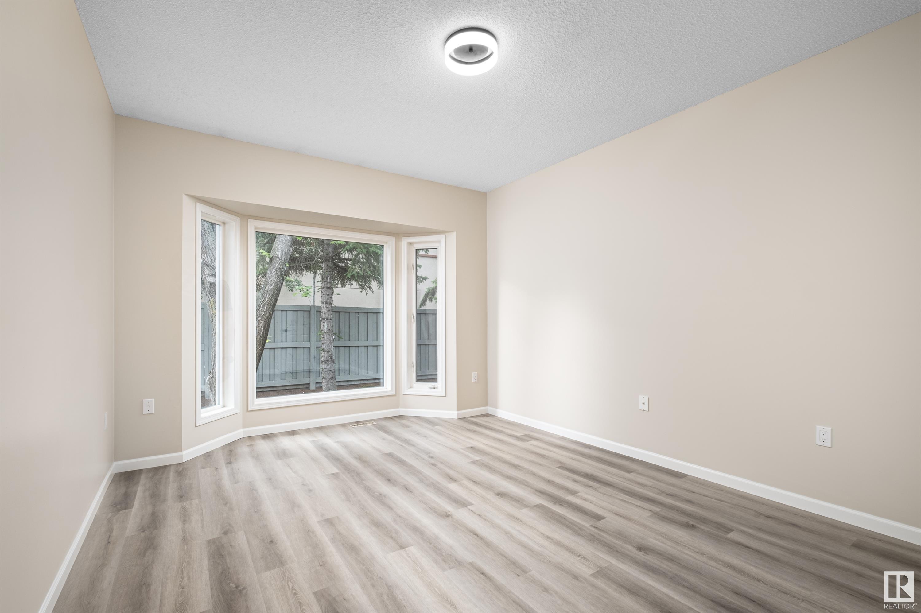 #62 10 Blackburn DR W SW
