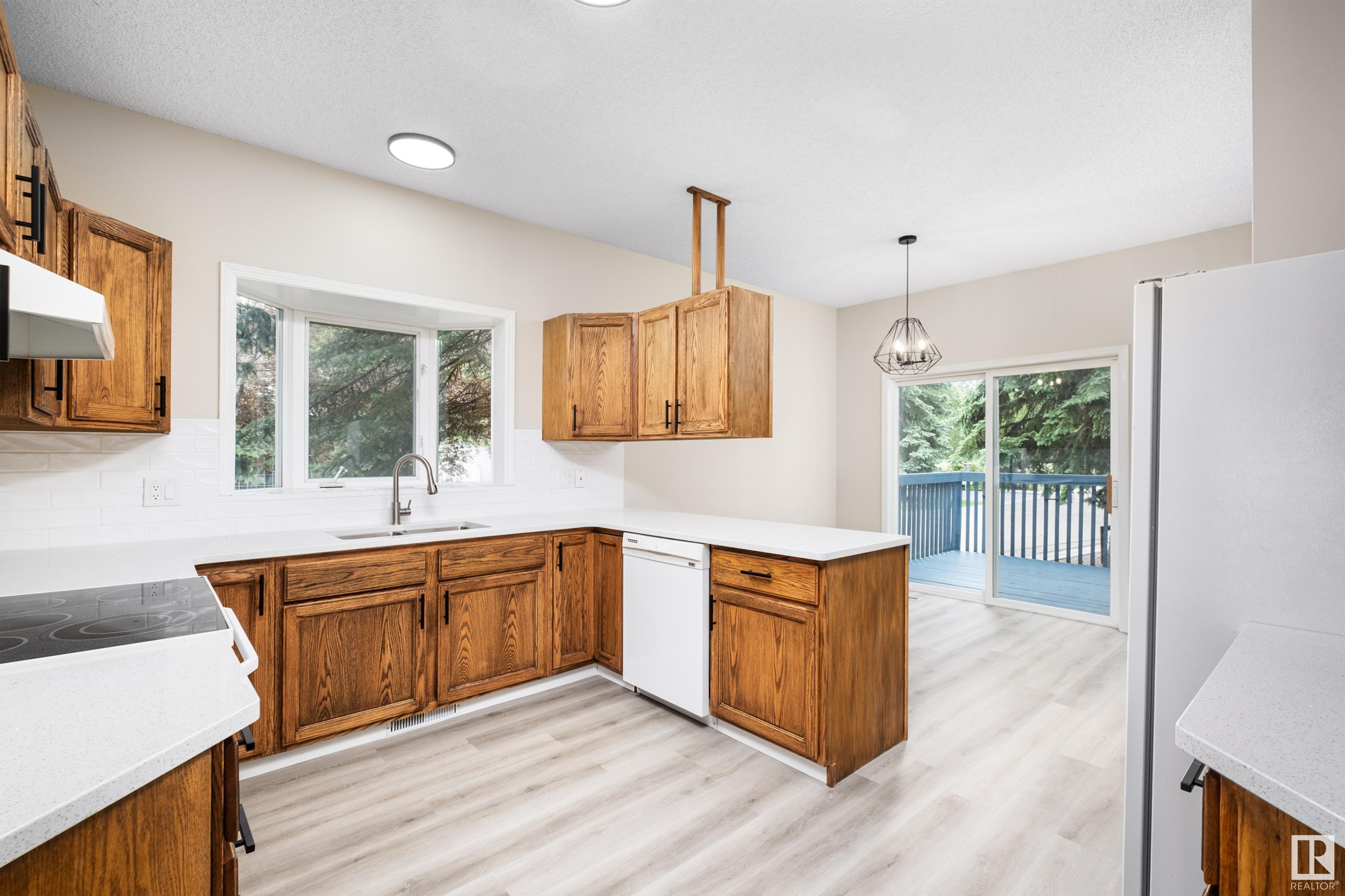 #62 10 Blackburn DR W SW