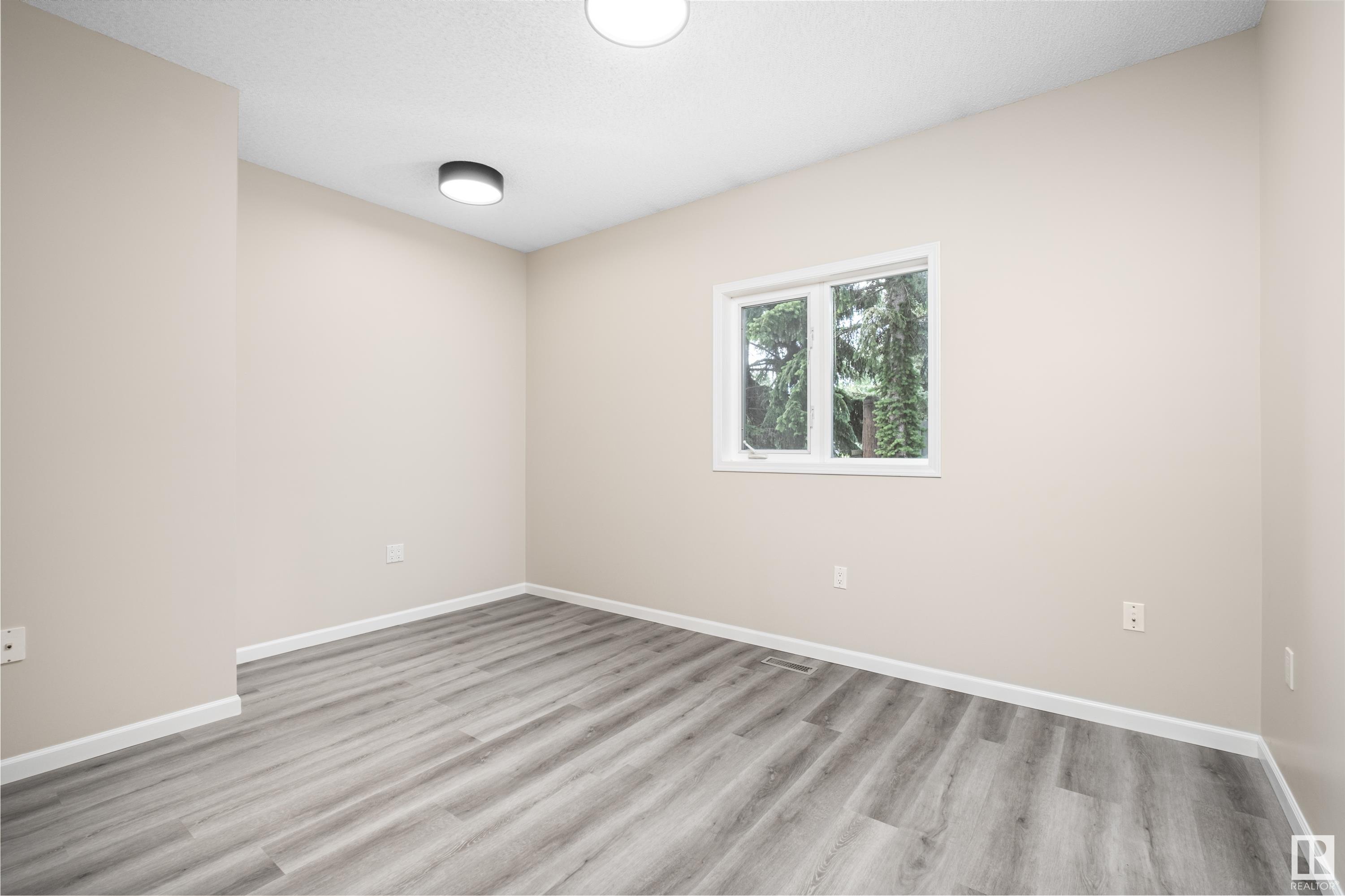 #62 10 Blackburn DR W SW