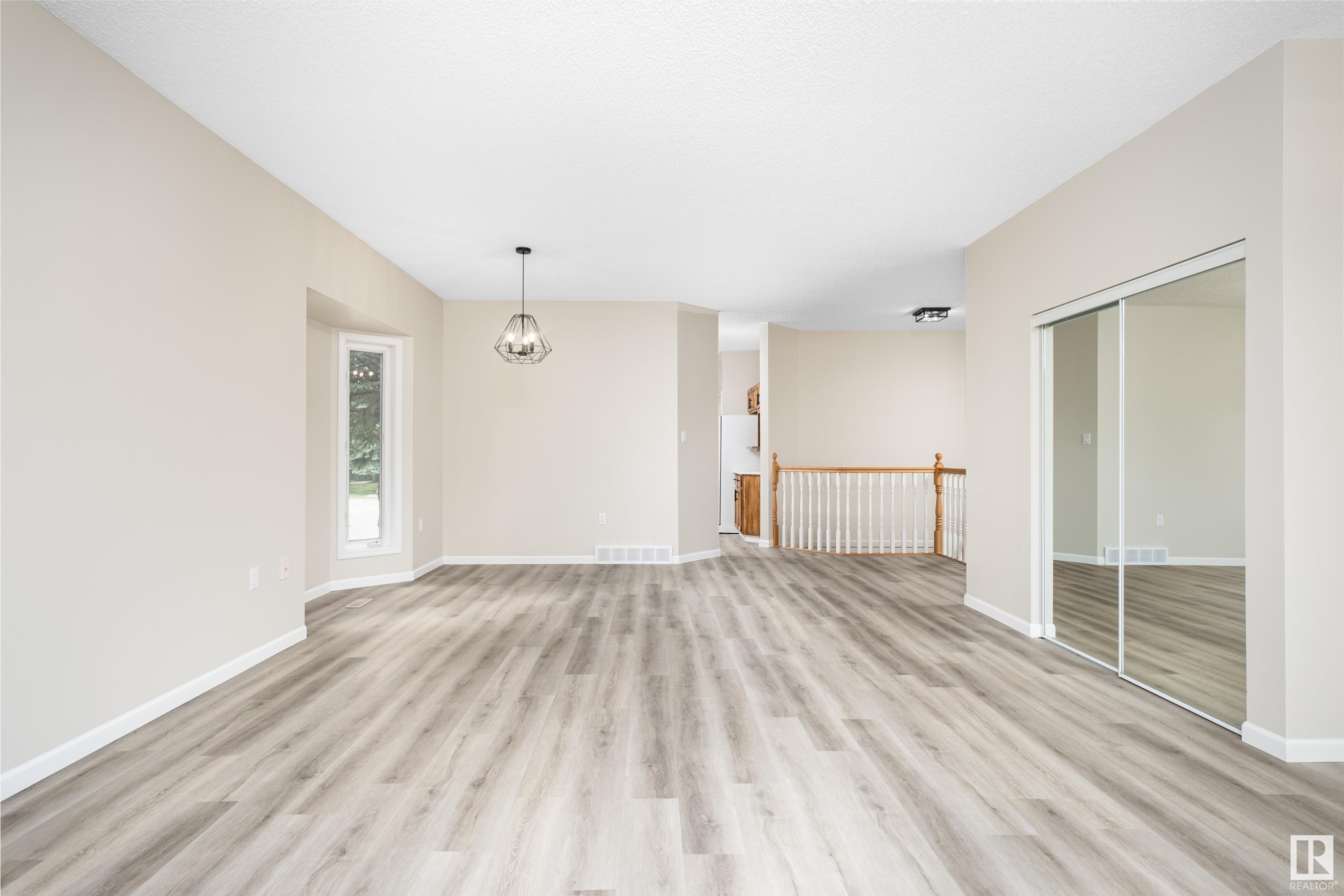#62 10 Blackburn DR W SW